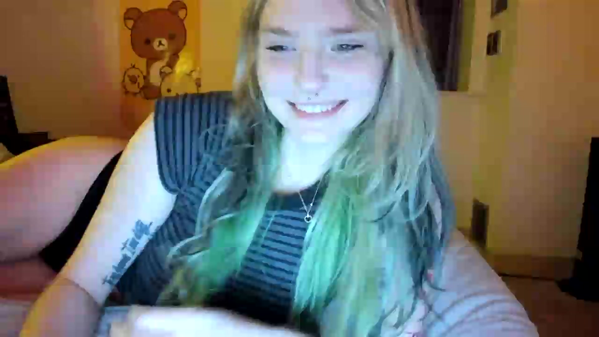 Gallery image thumbnail from DuckChan0's myfreecams stream on, 08/22/2026, 24:40 image 9 of 20