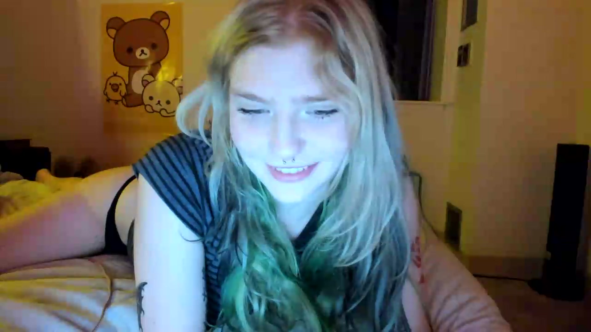 Gallery image thumbnail from DuckChan0's myfreecams stream on, 08/22/2026, 24:40 image 17 of 20