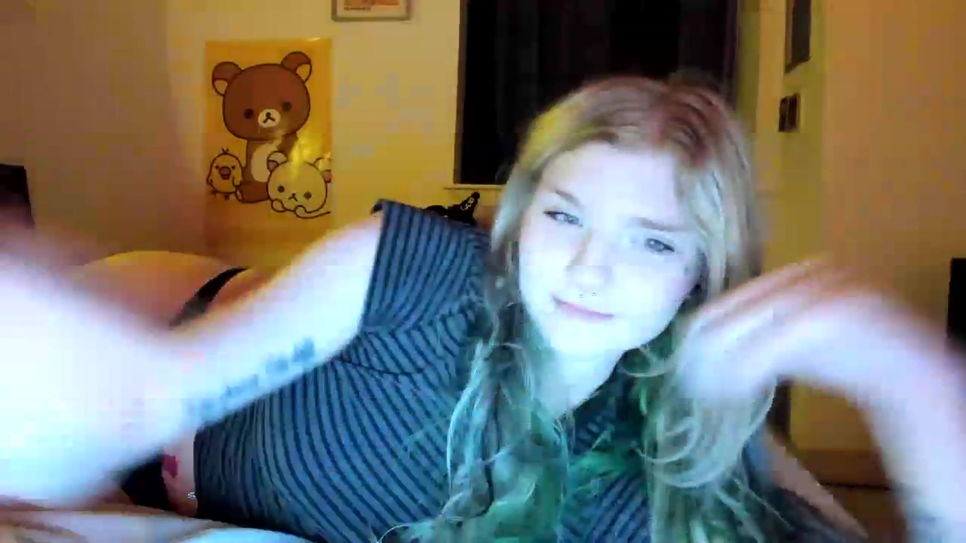 Gallery image thumbnail from DuckChan0's myfreecams stream on, 08/22/2026, 24:40 image 6 of 20