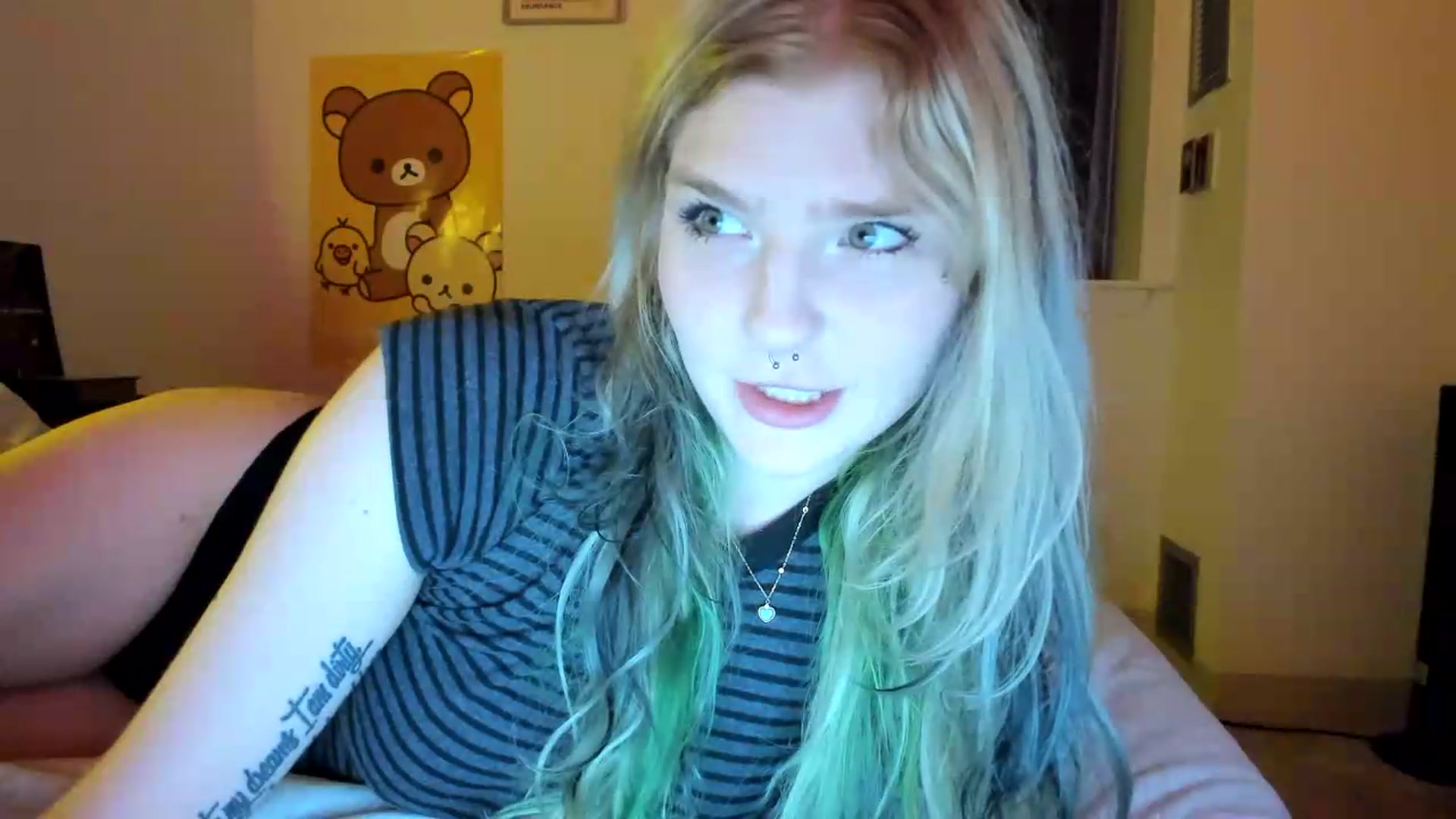 Gallery image thumbnail from DuckChan0's myfreecams stream on, 08/22/2026, 24:40 image 10 of 20