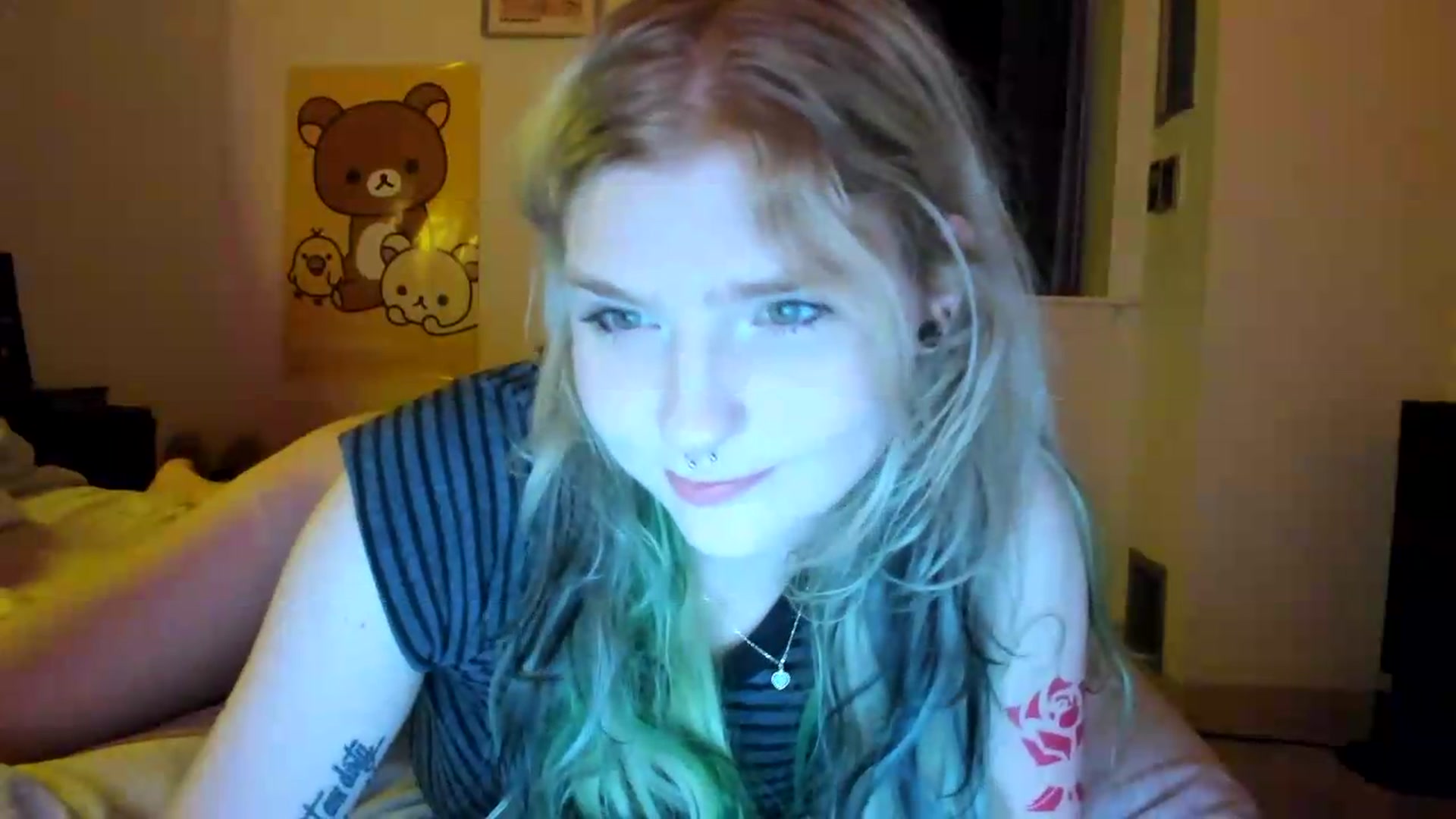 Gallery image thumbnail from DuckChan0's myfreecams stream on, 08/22/2026, 24:40 image 14 of 20