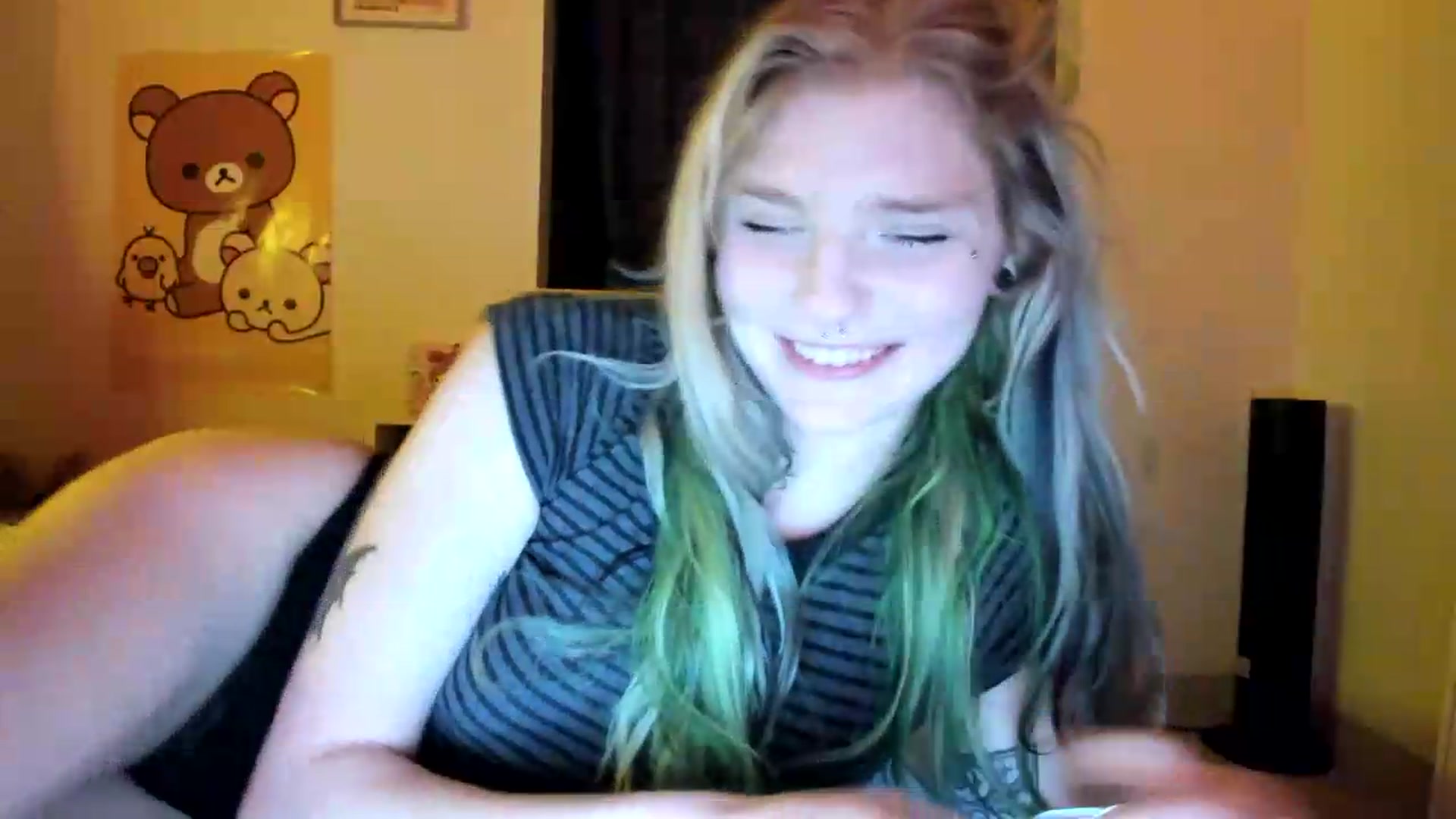 Gallery image thumbnail from DuckChan0's myfreecams stream on, 08/22/2026, 02:01 image 9 of 20
