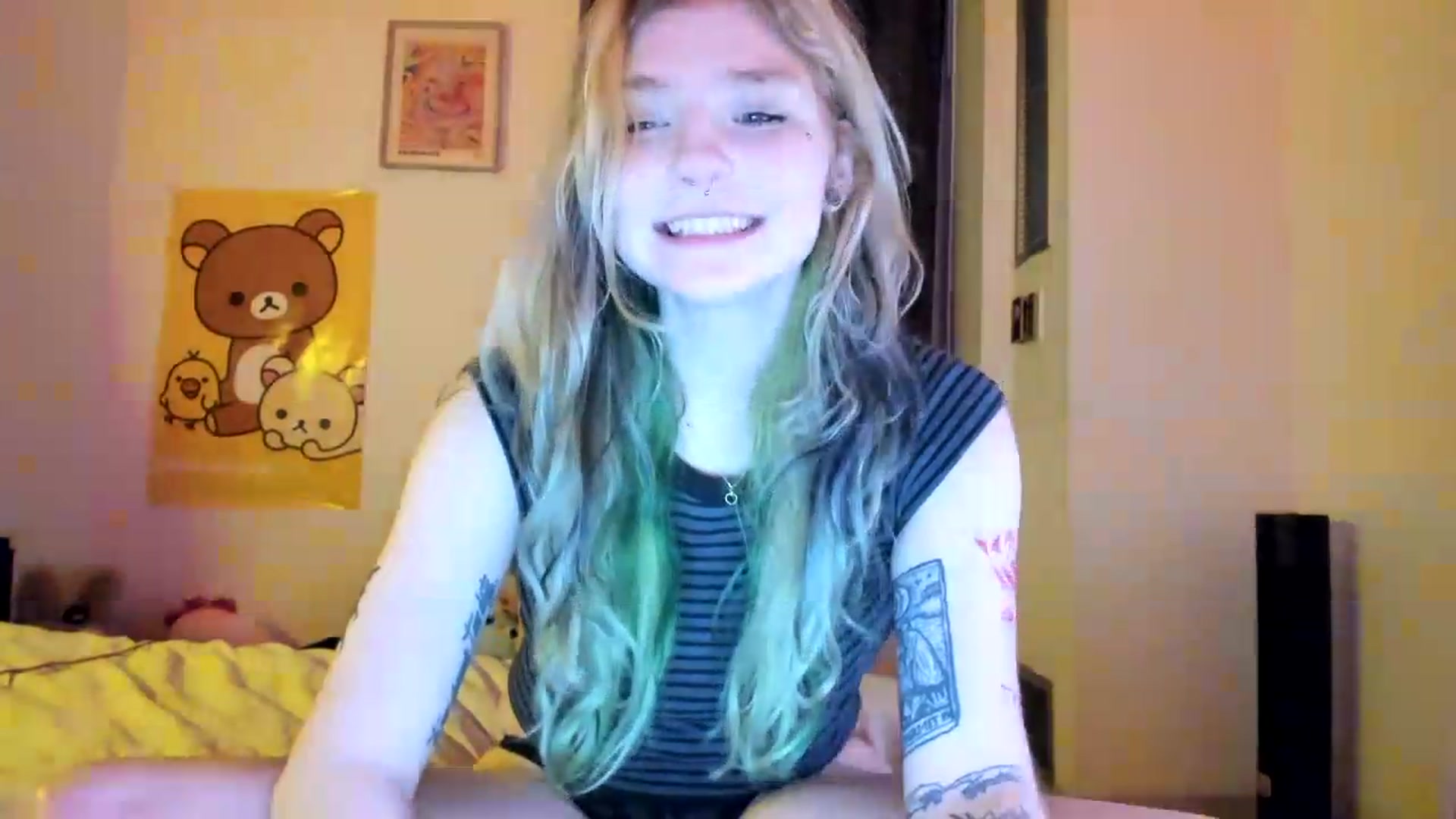 Gallery image thumbnail from DuckChan0's myfreecams stream on, 08/22/2026, 02:01 image 19 of 20