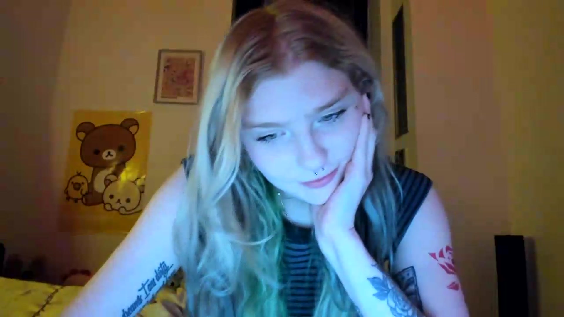 Gallery image thumbnail from DuckChan0's myfreecams stream on, 08/22/2026, 02:01 image 7 of 20