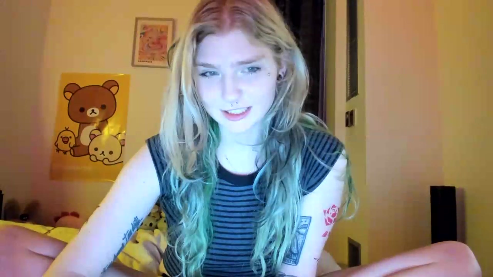 Gallery image thumbnail from DuckChan0's myfreecams stream on, 08/22/2026, 02:01 image 8 of 20