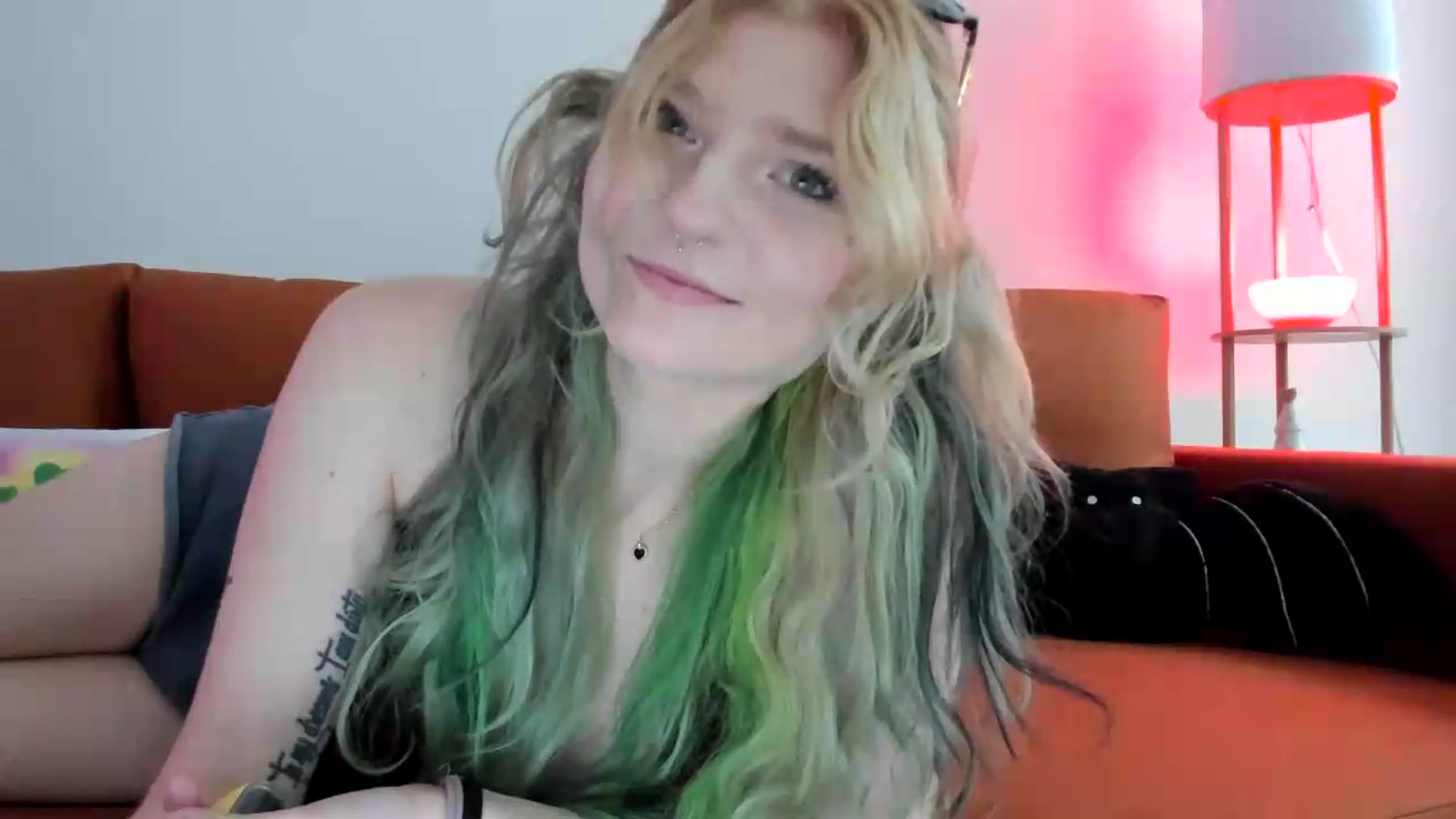 Gallery image thumbnail from DuckChan0's myfreecams stream on, 08/27/2026, 16:08 image 14 of 20