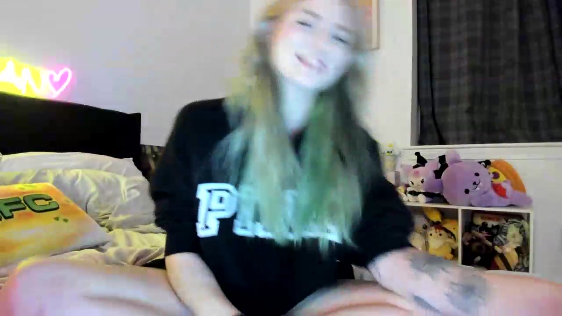 Gallery image thumbnail from DuckChan0's myfreecams stream on, 08/28/2026, 24:49 image 5 of 20