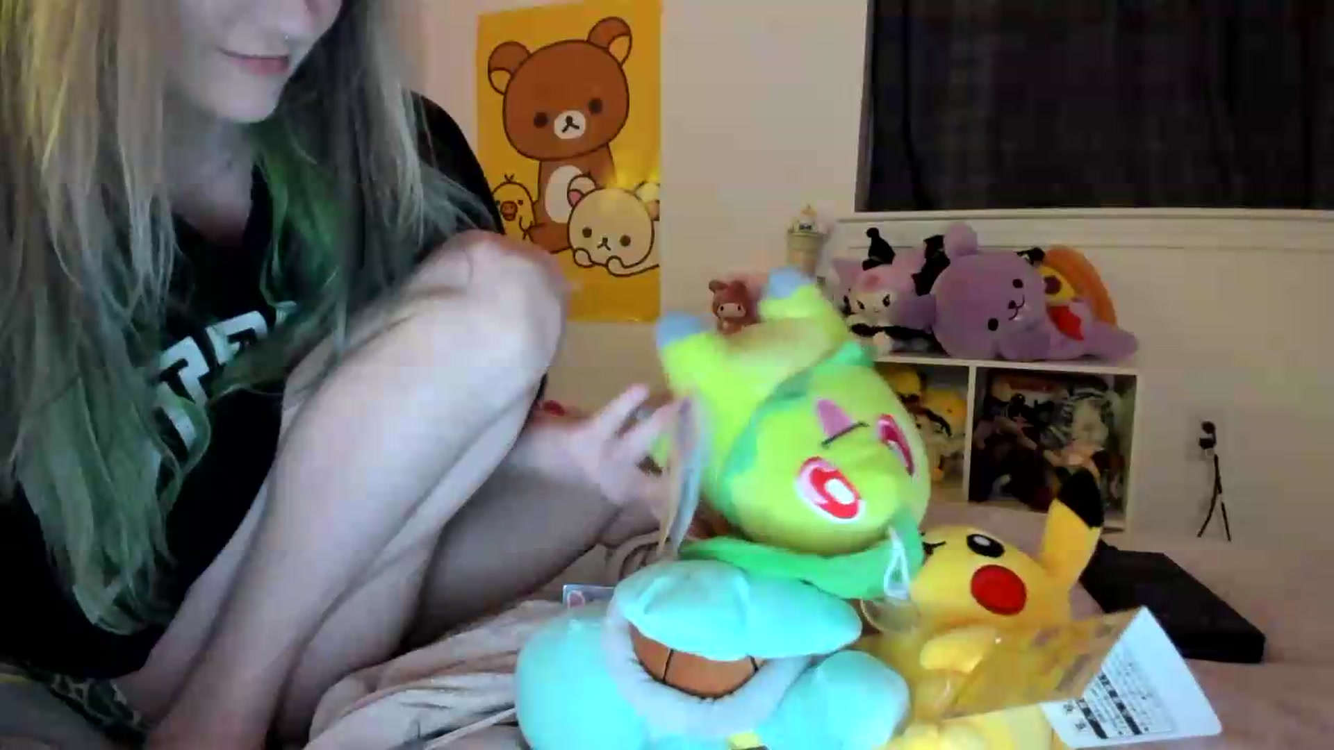 Gallery image thumbnail from DuckChan0's myfreecams stream on, 08/28/2026, 24:49 image 2 of 20