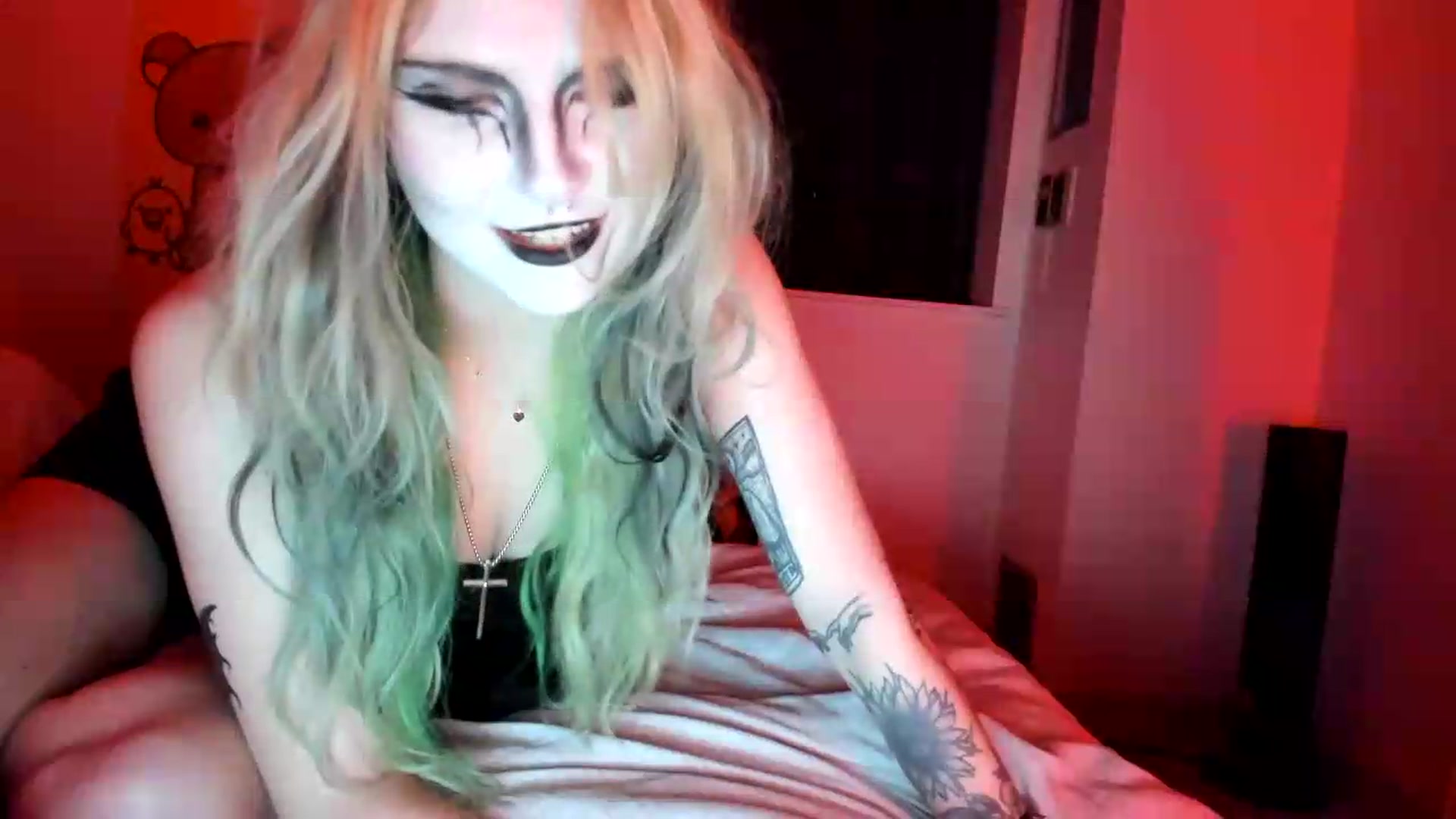 Gallery image thumbnail from DuckChan0's myfreecams stream on, 08/30/2026, 24:36 image 18 of 20
