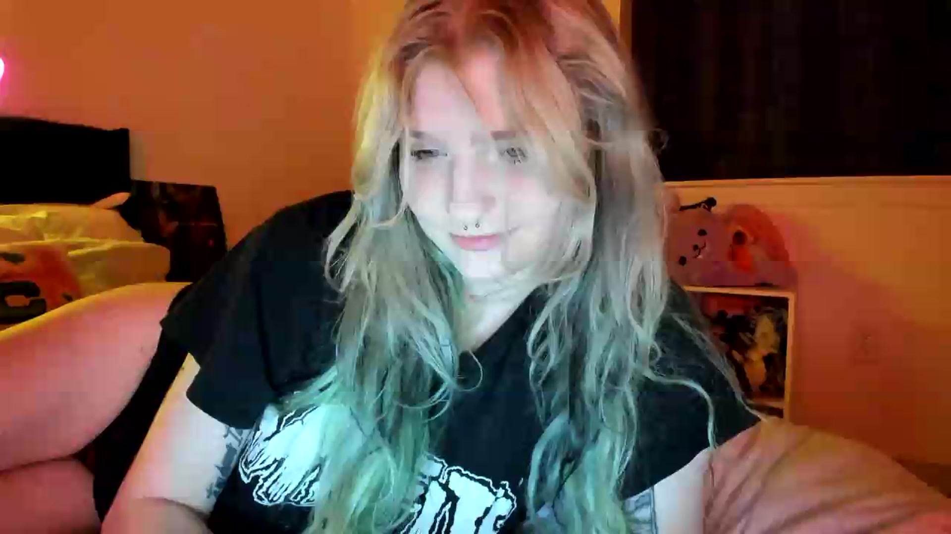 Gallery image thumbnail from DuckChan0's myfreecams stream on, 08/31/2026, 24:00 image 15 of 20
