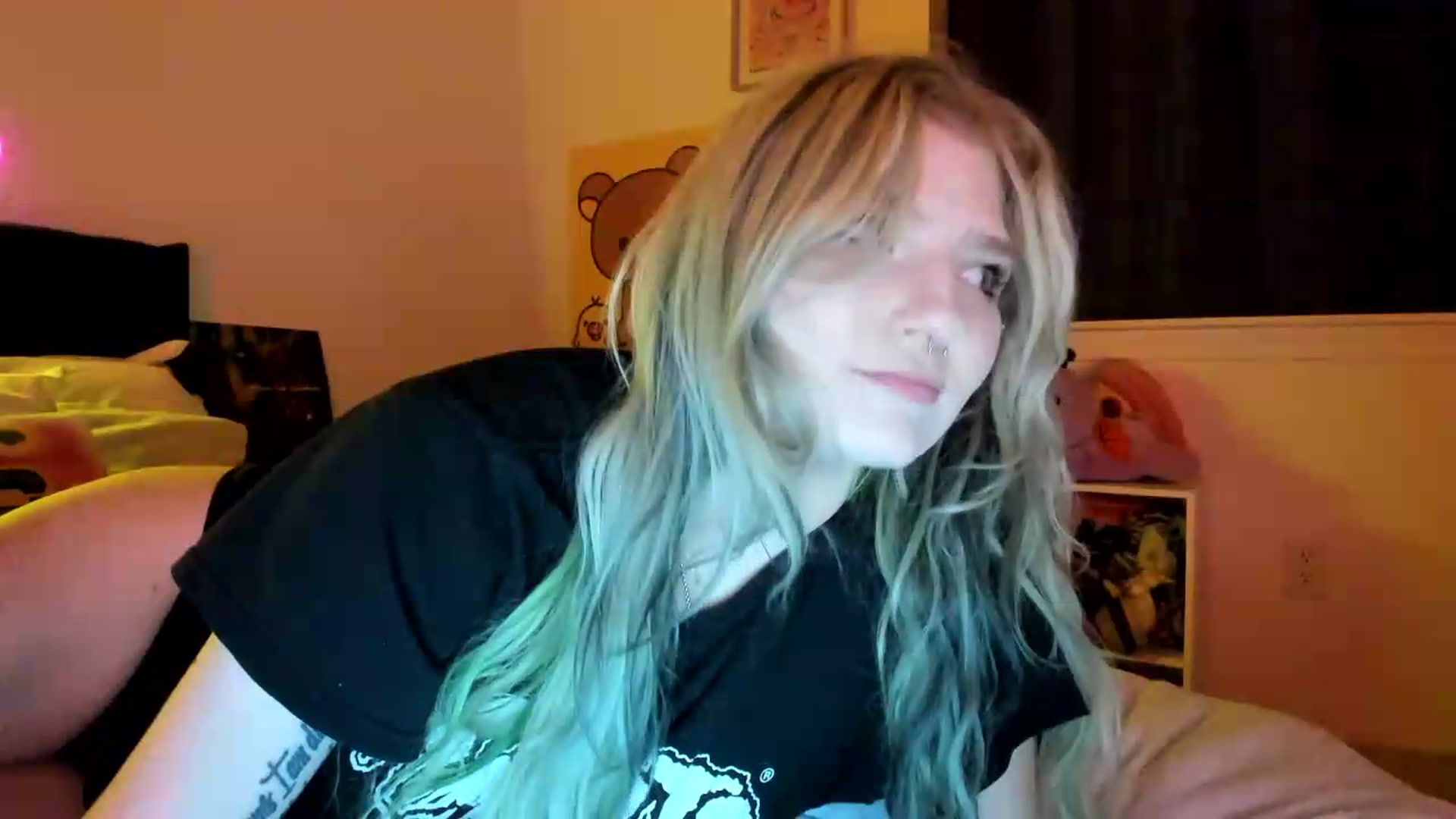 Gallery image thumbnail from DuckChan0's myfreecams stream on, 08/31/2026, 24:00 image 12 of 20