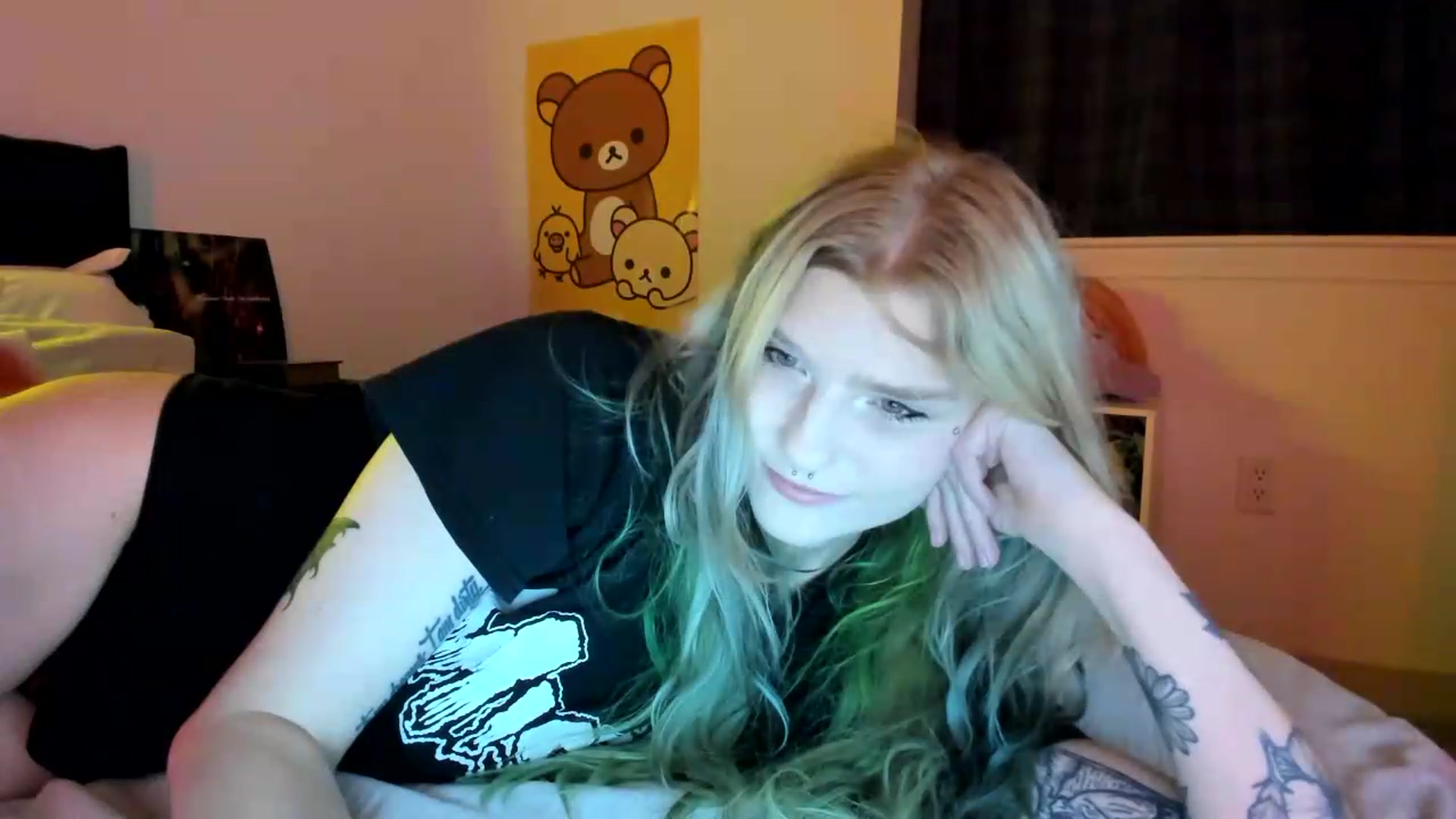 Gallery image thumbnail from DuckChan0's myfreecams stream on, 08/31/2026, 24:00 image 7 of 20