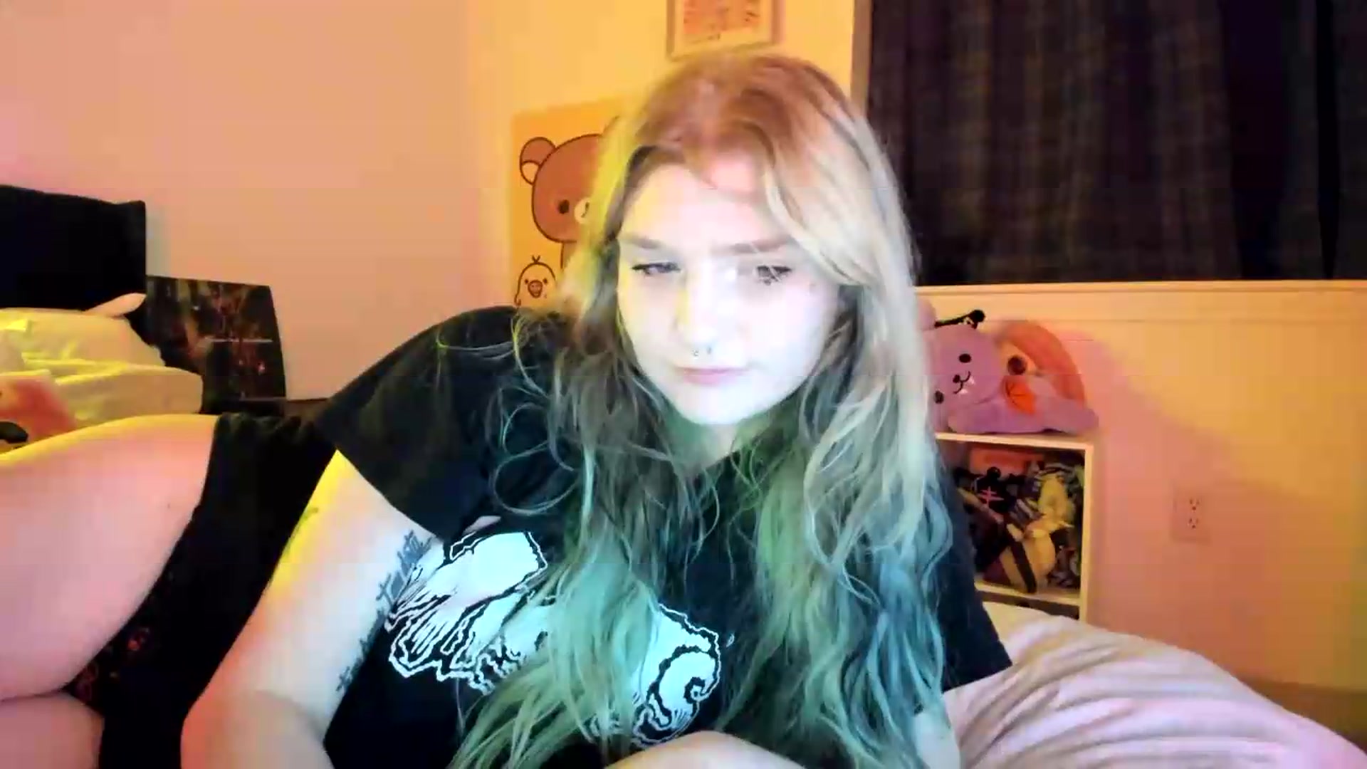Gallery image thumbnail from DuckChan0's myfreecams stream on, 08/31/2026, 24:00 image 5 of 20