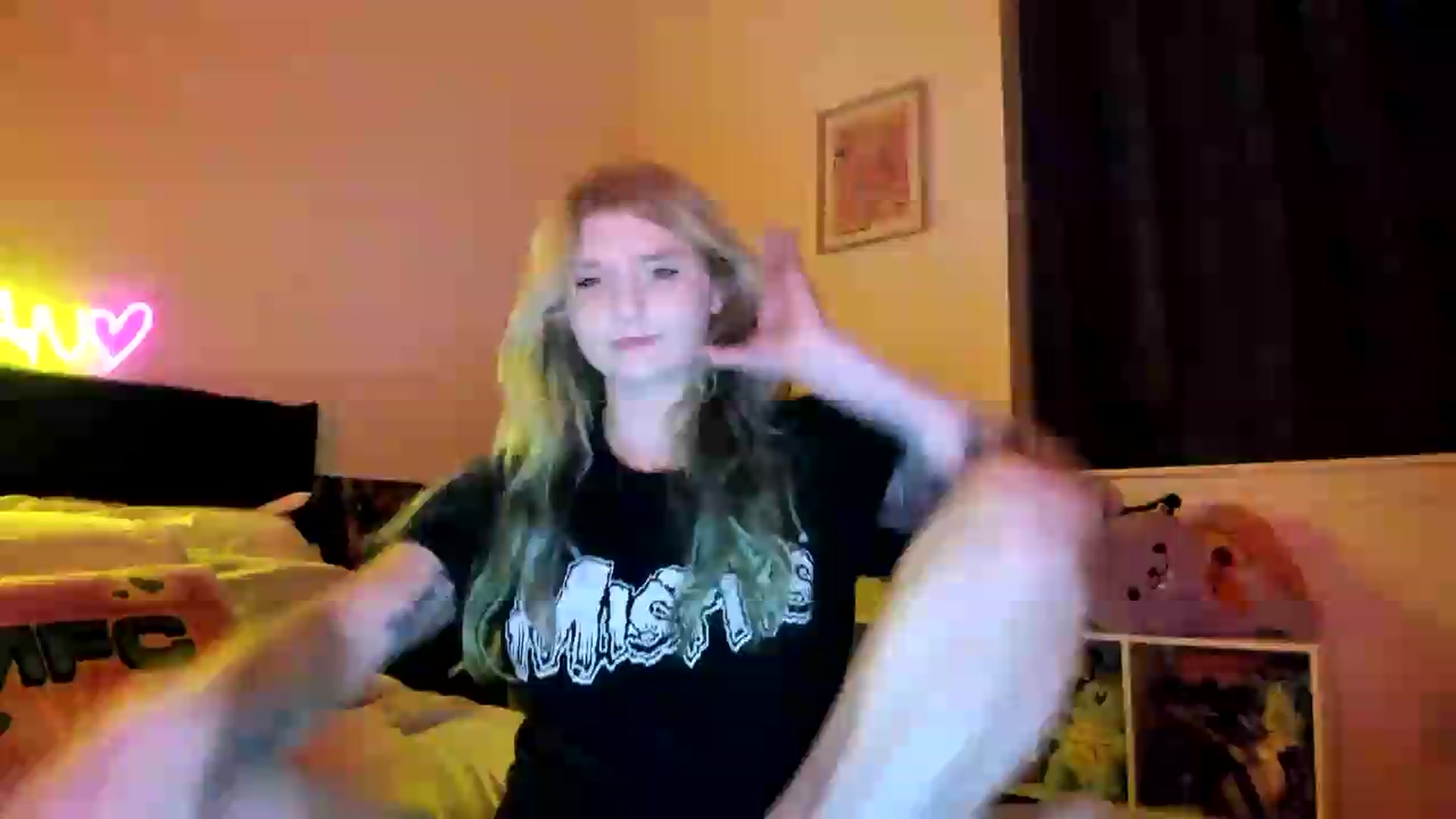 Gallery image thumbnail from DuckChan0's myfreecams stream on, 08/31/2026, 24:00 image 1 of 20