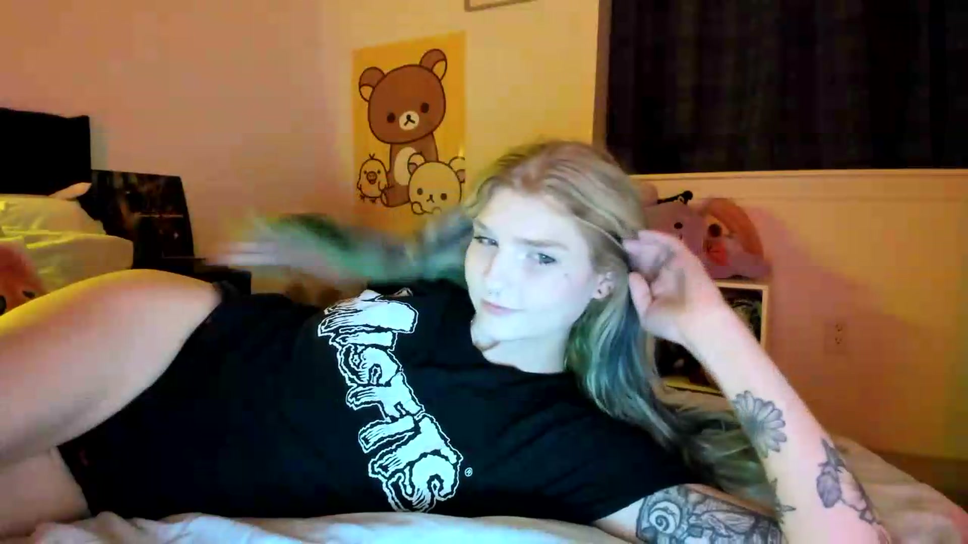 Gallery image thumbnail from DuckChan0's myfreecams stream on, 08/31/2026, 24:00 image 9 of 20