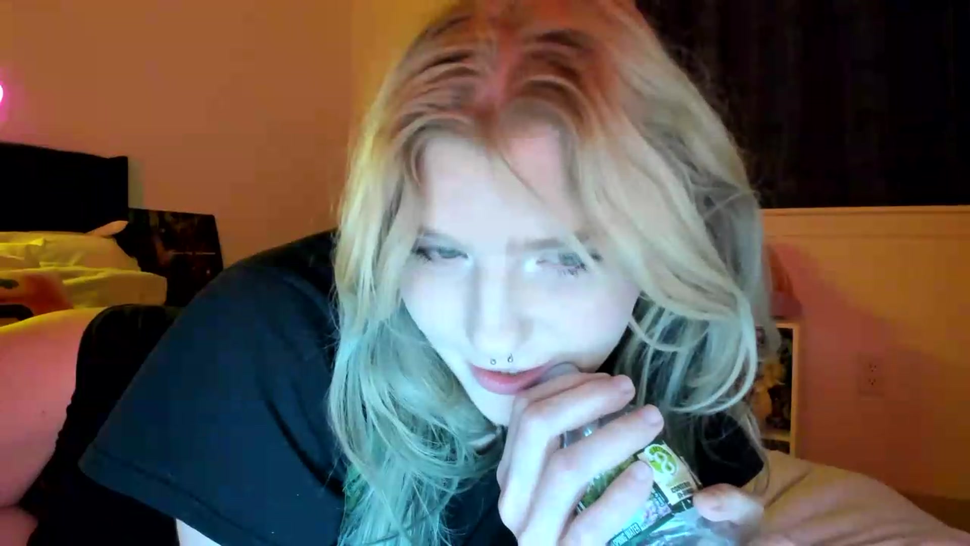 Gallery image thumbnail from DuckChan0's myfreecams stream on, 08/31/2026, 24:00 image 10 of 20