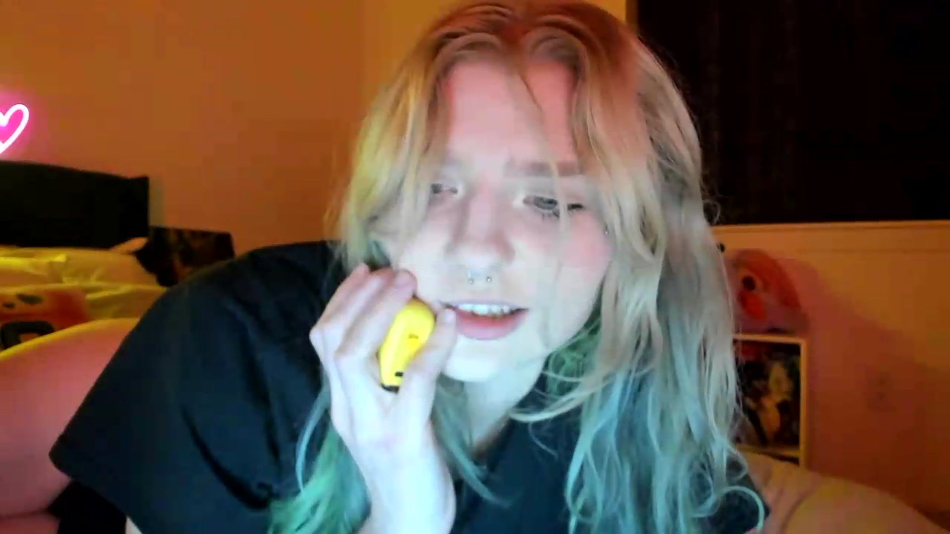 Gallery image thumbnail from DuckChan0's myfreecams stream on, 08/31/2026, 24:00 image 13 of 20