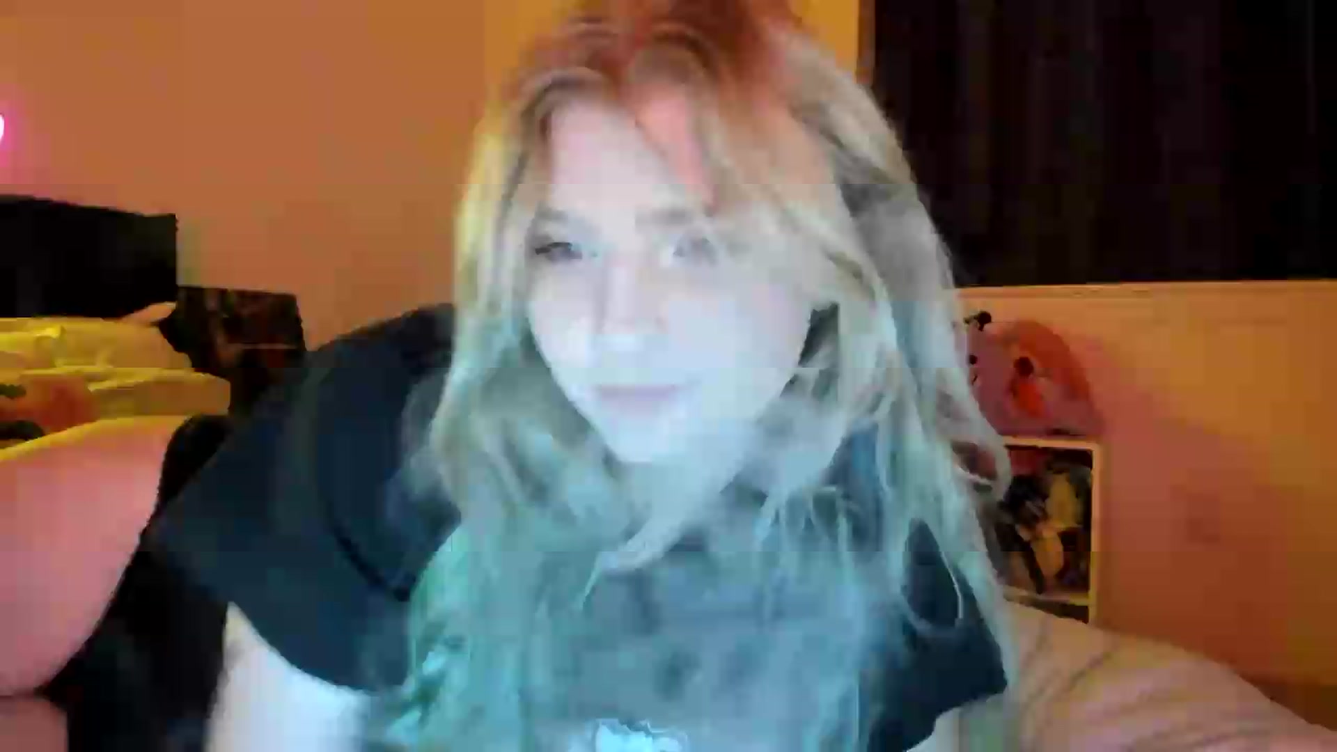 Gallery image thumbnail from DuckChan0's myfreecams stream on, 08/31/2026, 24:00 image 11 of 20