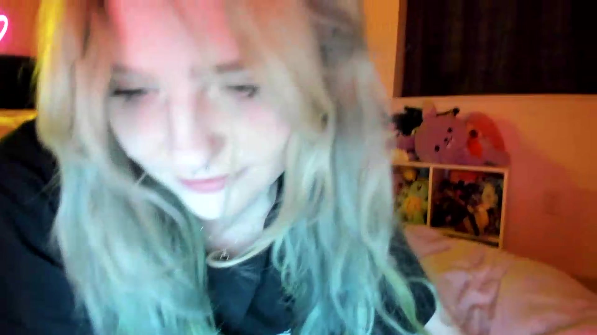 Gallery image thumbnail from DuckChan0's myfreecams stream on, 08/31/2026, 24:00 image 14 of 20