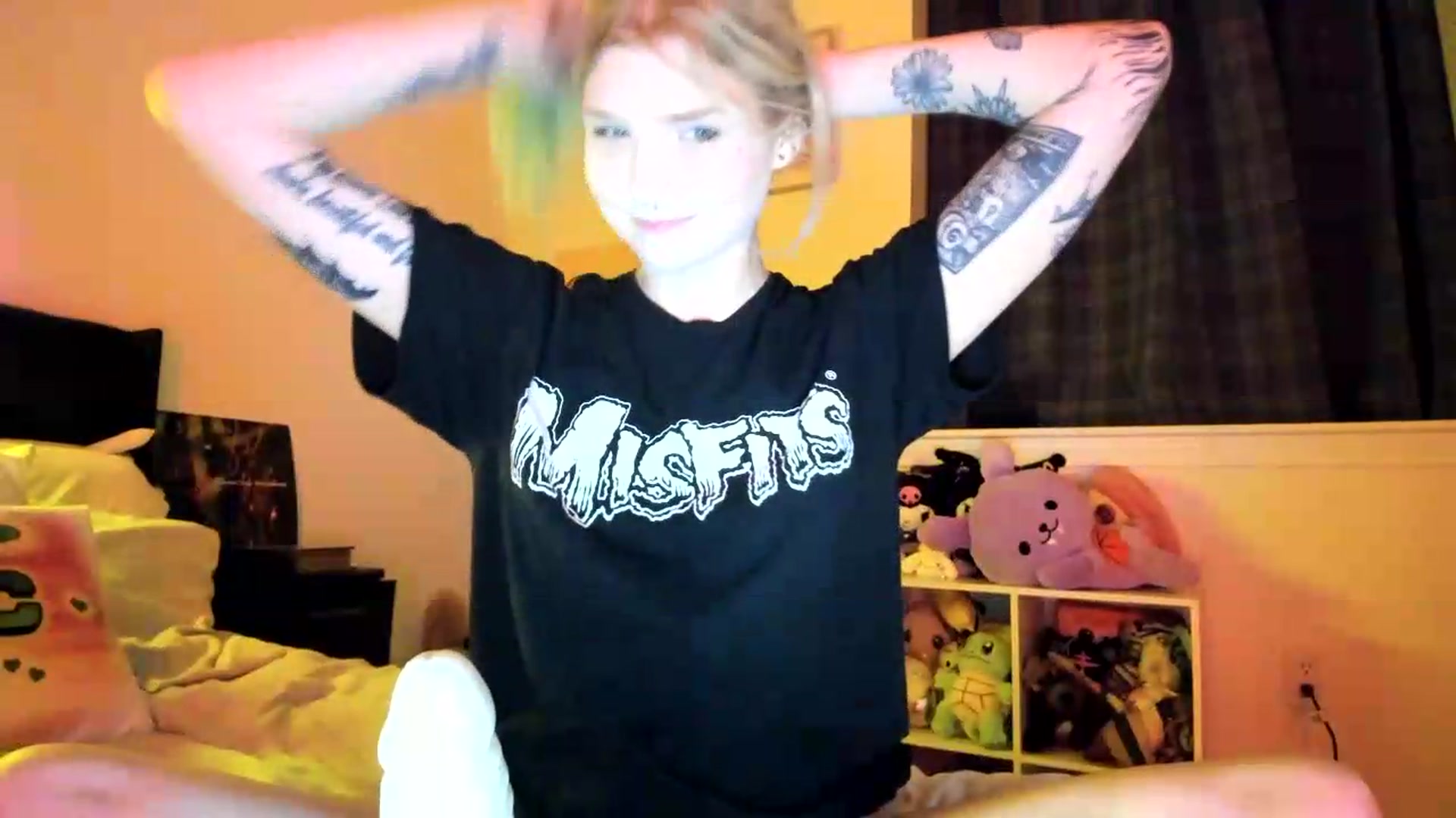 Gallery image thumbnail from DuckChan0's myfreecams stream on, 08/31/2026, 01:28 image 11 of 20