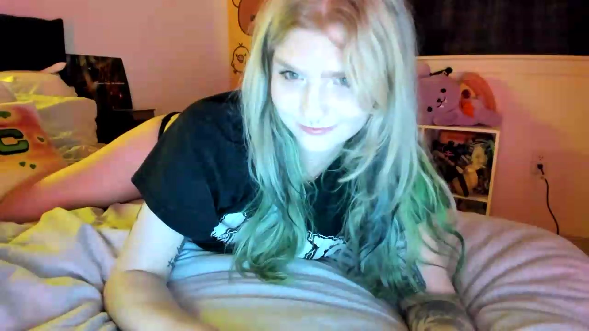Gallery image thumbnail from DuckChan0's myfreecams stream on, 08/31/2026, 01:28 image 5 of 20