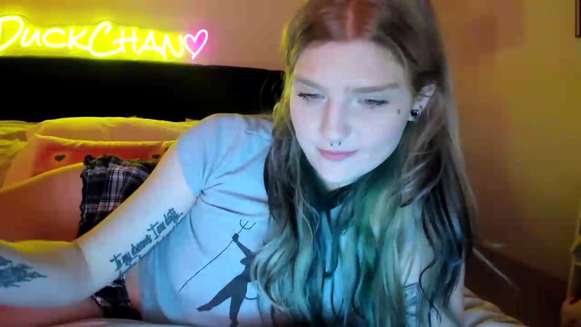 Gallery image thumbnail from DuckChan0's myfreecams stream on, 09/07/2026, 01:27 image 19 of 20