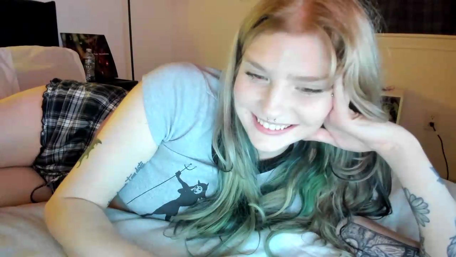Gallery image thumbnail from DuckChan0's myfreecams stream on, 09/07/2026, 02:41 image 16 of 20