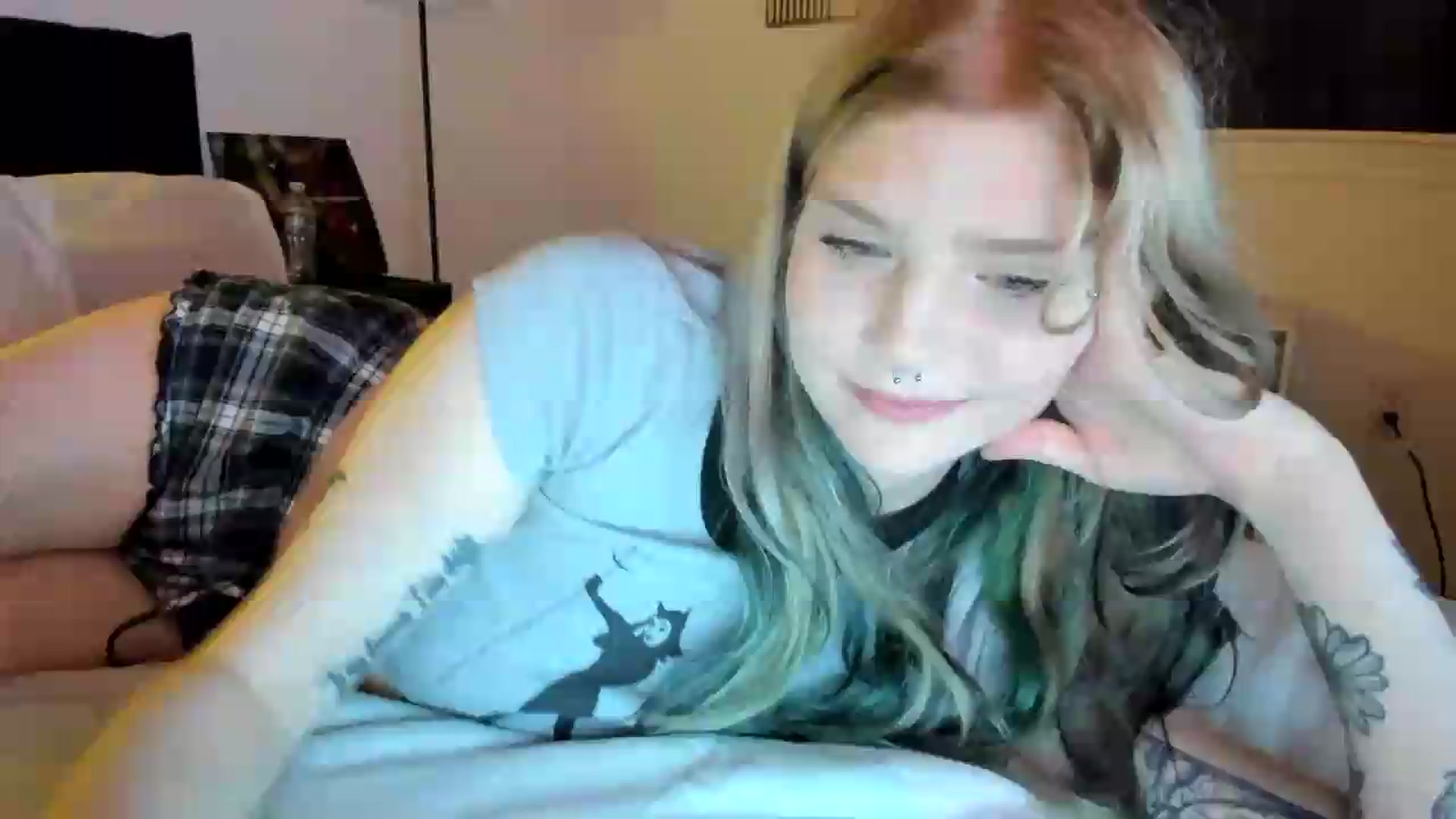 Gallery image thumbnail from DuckChan0's myfreecams stream on, 09/07/2026, 02:41 image 17 of 20