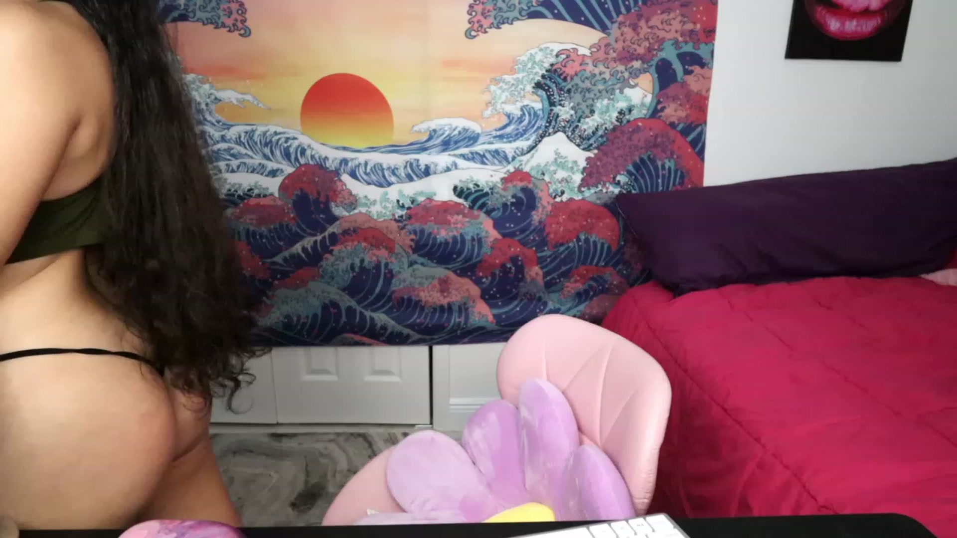 Gallery image thumbnail from Dulce_DiazX's myfreecams stream on, 11/17/2022, 22:05 image 7 of 20