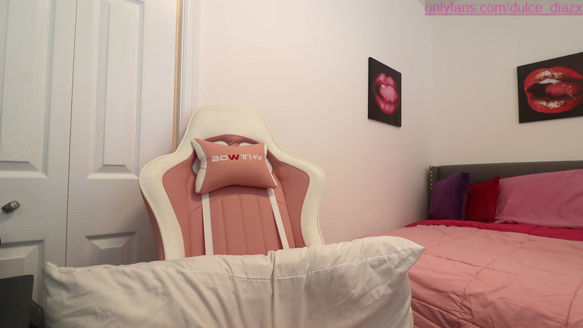 Gallery image thumbnail from Dulce_DiazX's myfreecams stream on, 07/31/2023, 15:37 image 17 of 20