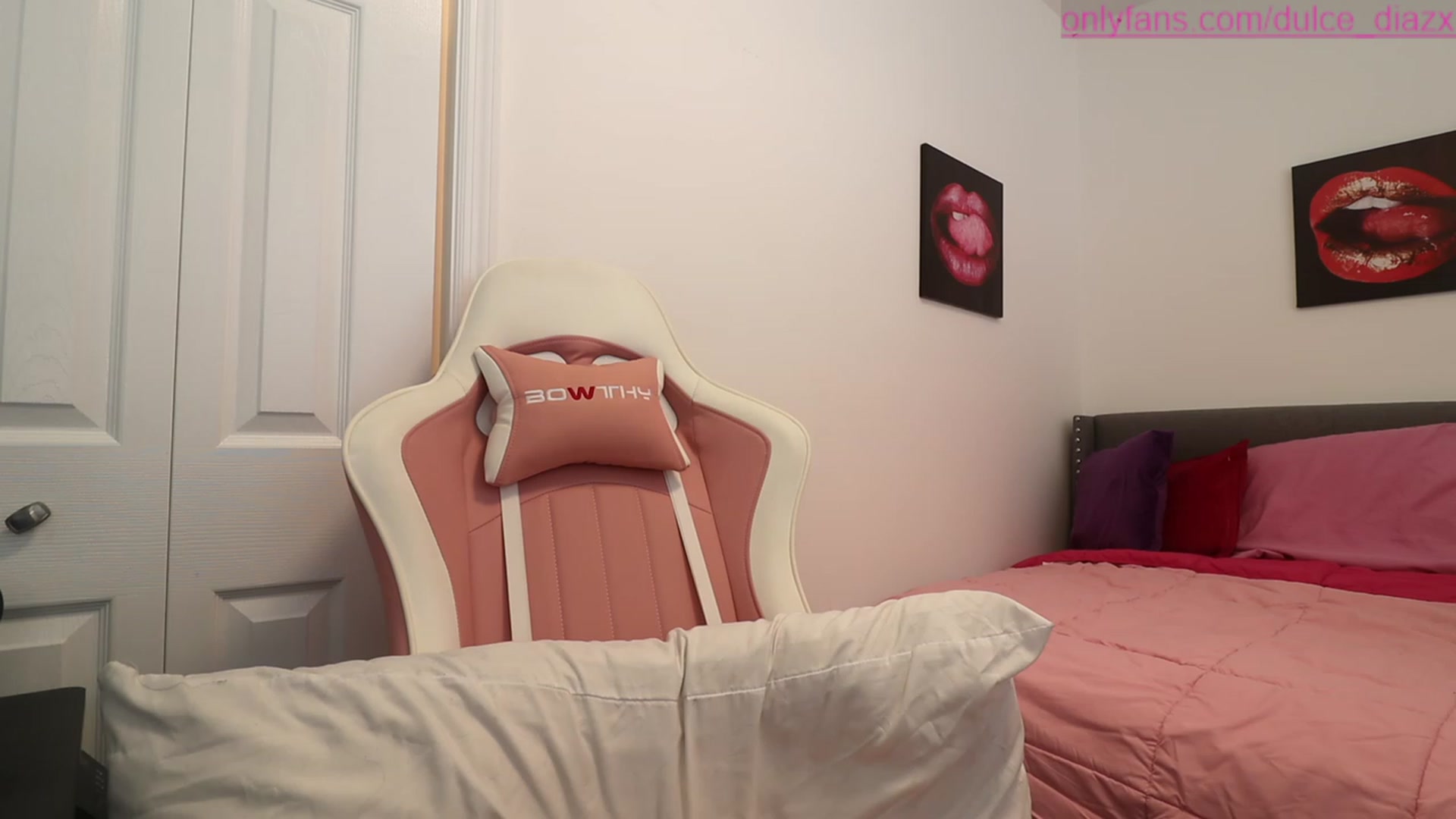 Gallery image thumbnail from Dulce_DiazX's myfreecams stream on, 07/31/2023, 15:37 image 14 of 20