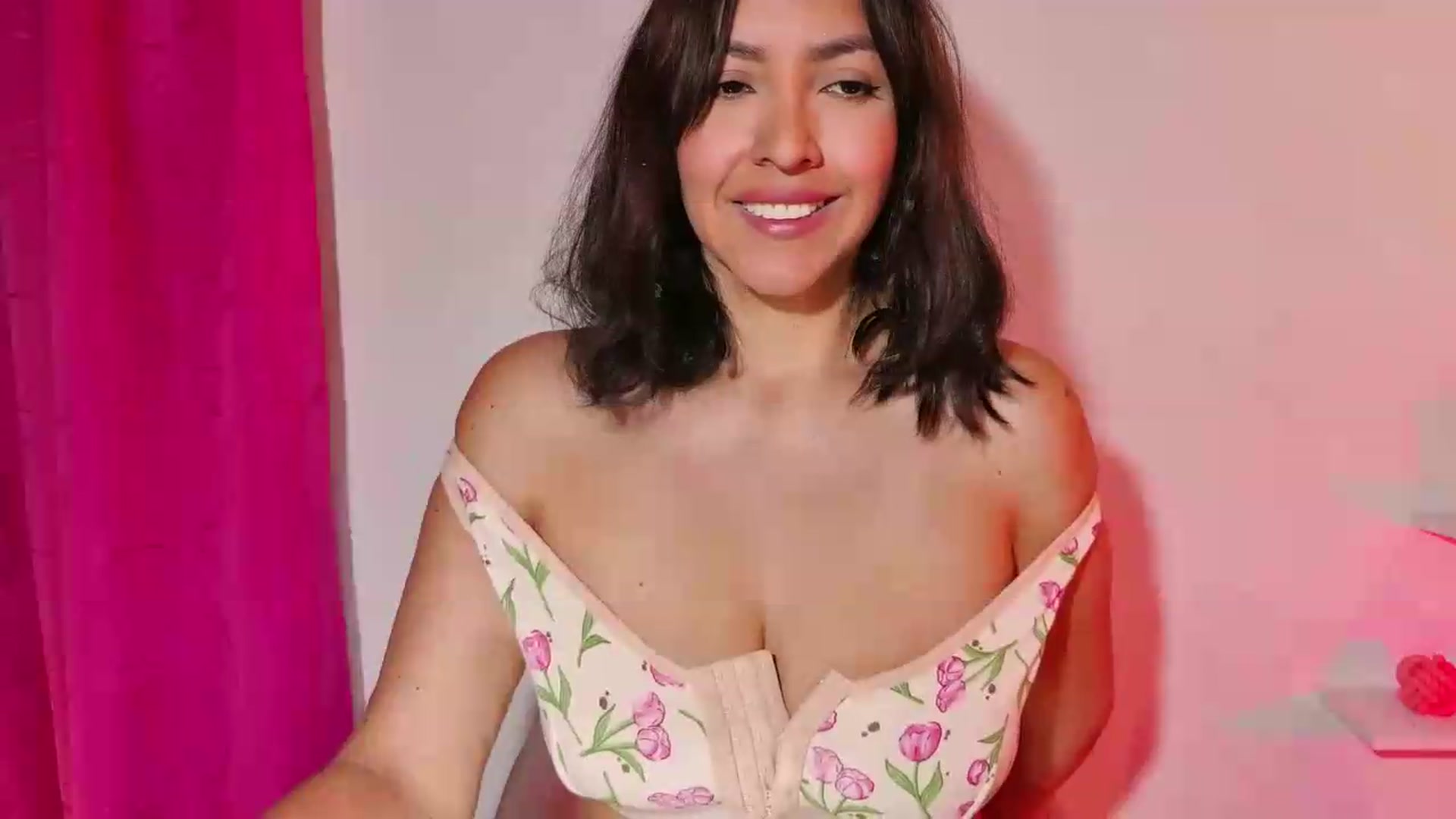 Gallery image thumbnail from Dulce_angel2u's myfreecams stream on, 06/29/2026, 12:02 image 20 of 20