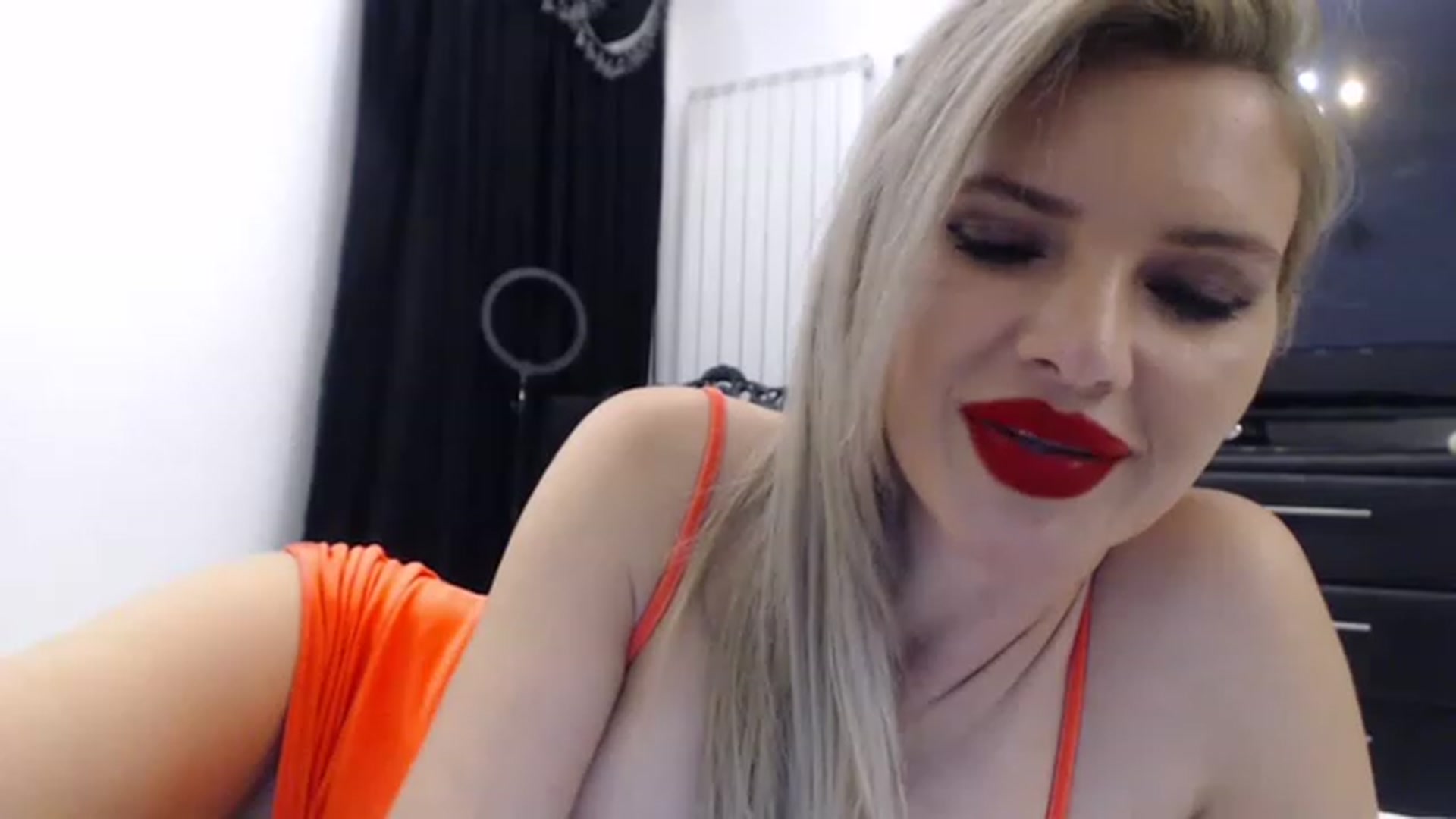 Gallery image thumbnail from Dulcineaa's myfreecams stream on, 05/02/2023, 22:40 image 12 of 20