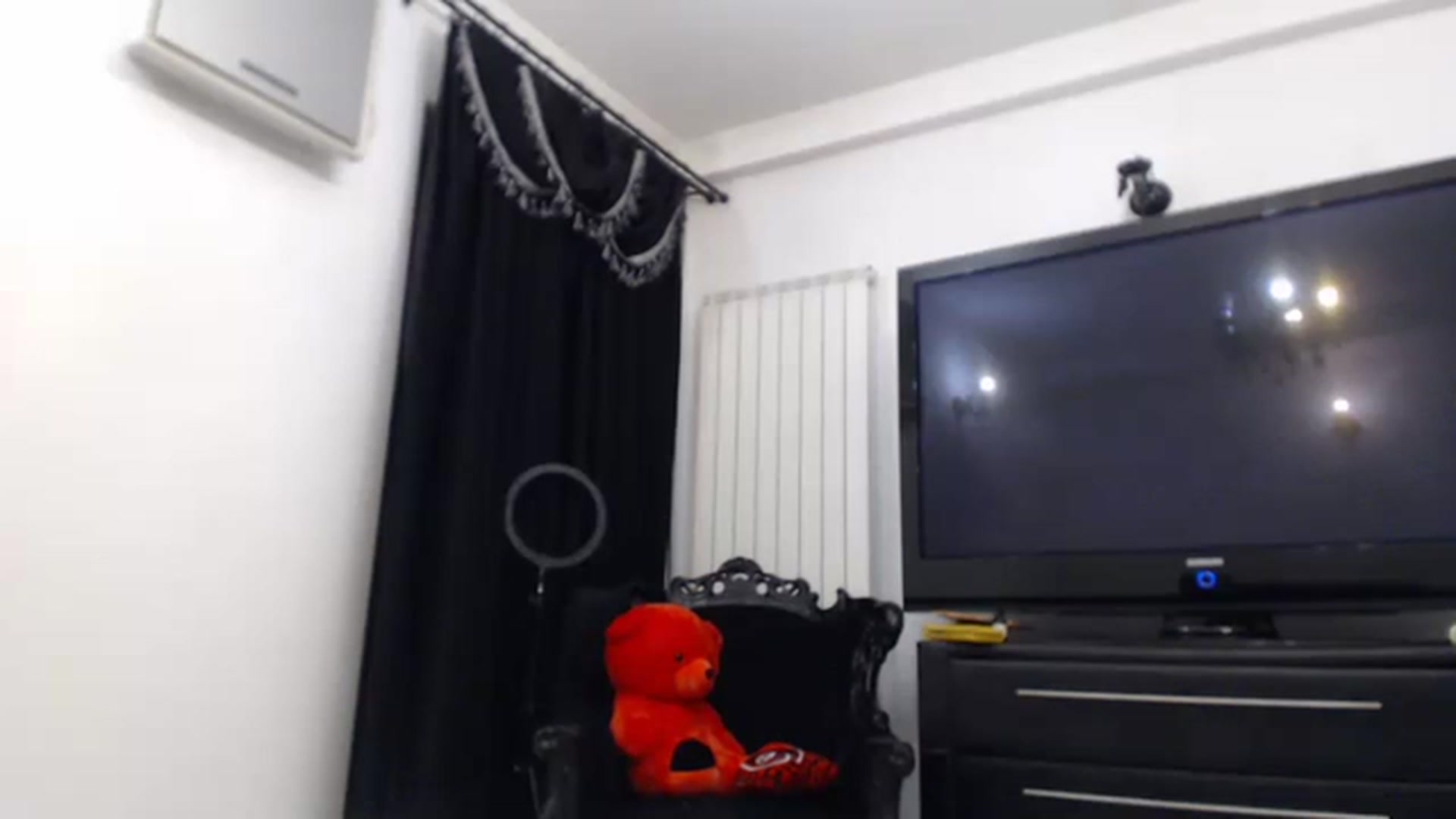 Gallery image thumbnail from Dulcineaa's myfreecams stream on, 05/03/2023, 21:35 image 13 of 20