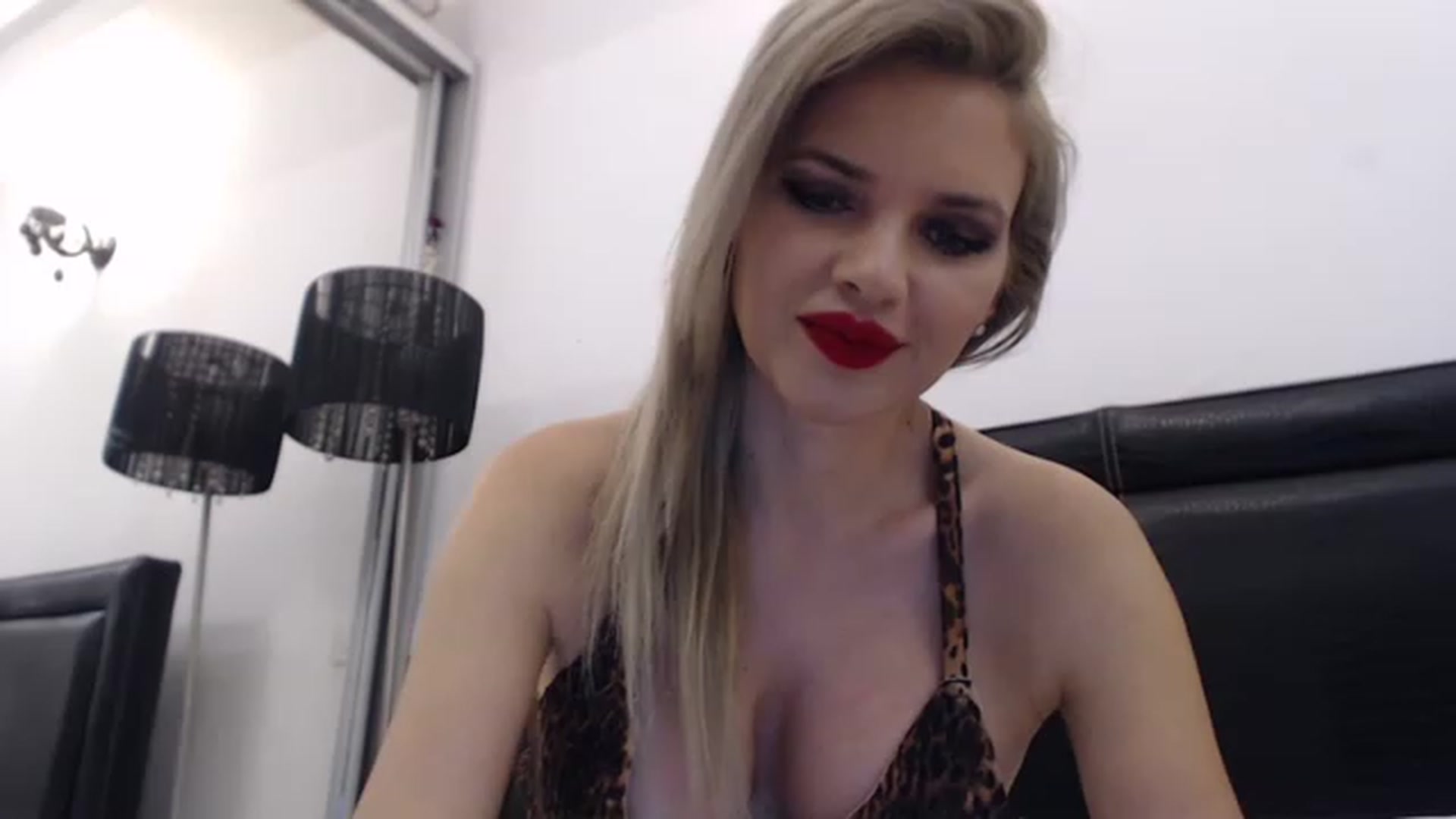 Gallery image thumbnail from Dulcineaa's myfreecams stream on, 05/04/2023, 21:59 image 3 of 20