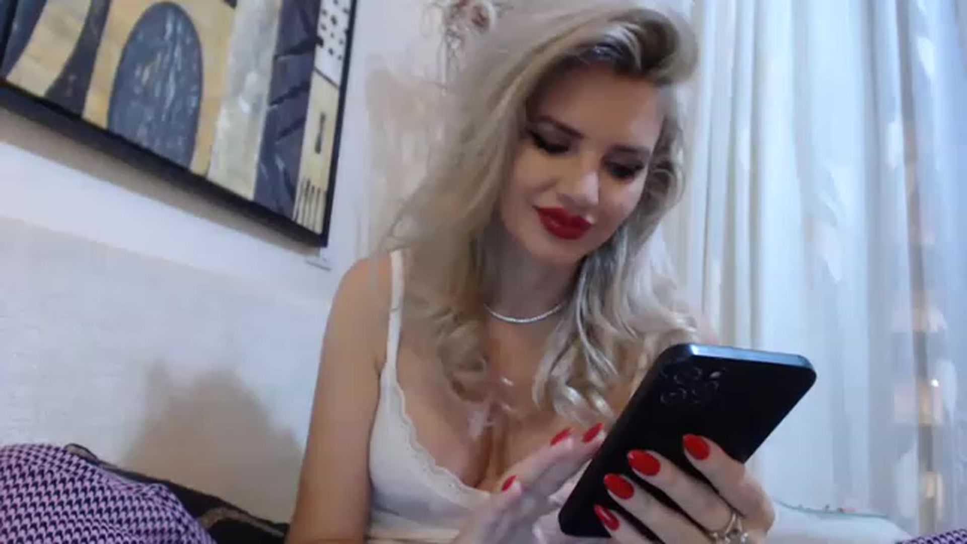 Gallery image thumbnail from Dulcineaa's myfreecams stream on, 05/19/2023, 20:56 image 8 of 20