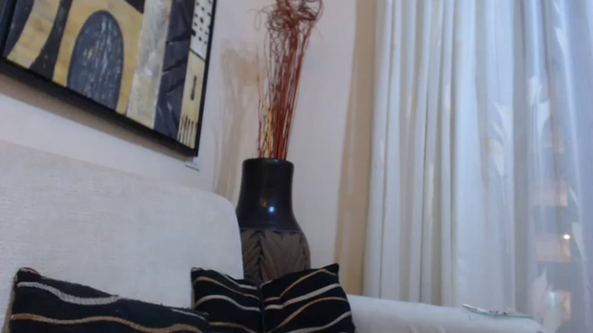 Gallery image thumbnail from Dulcineaa's myfreecams stream on, 05/19/2023, 20:56 image 18 of 20