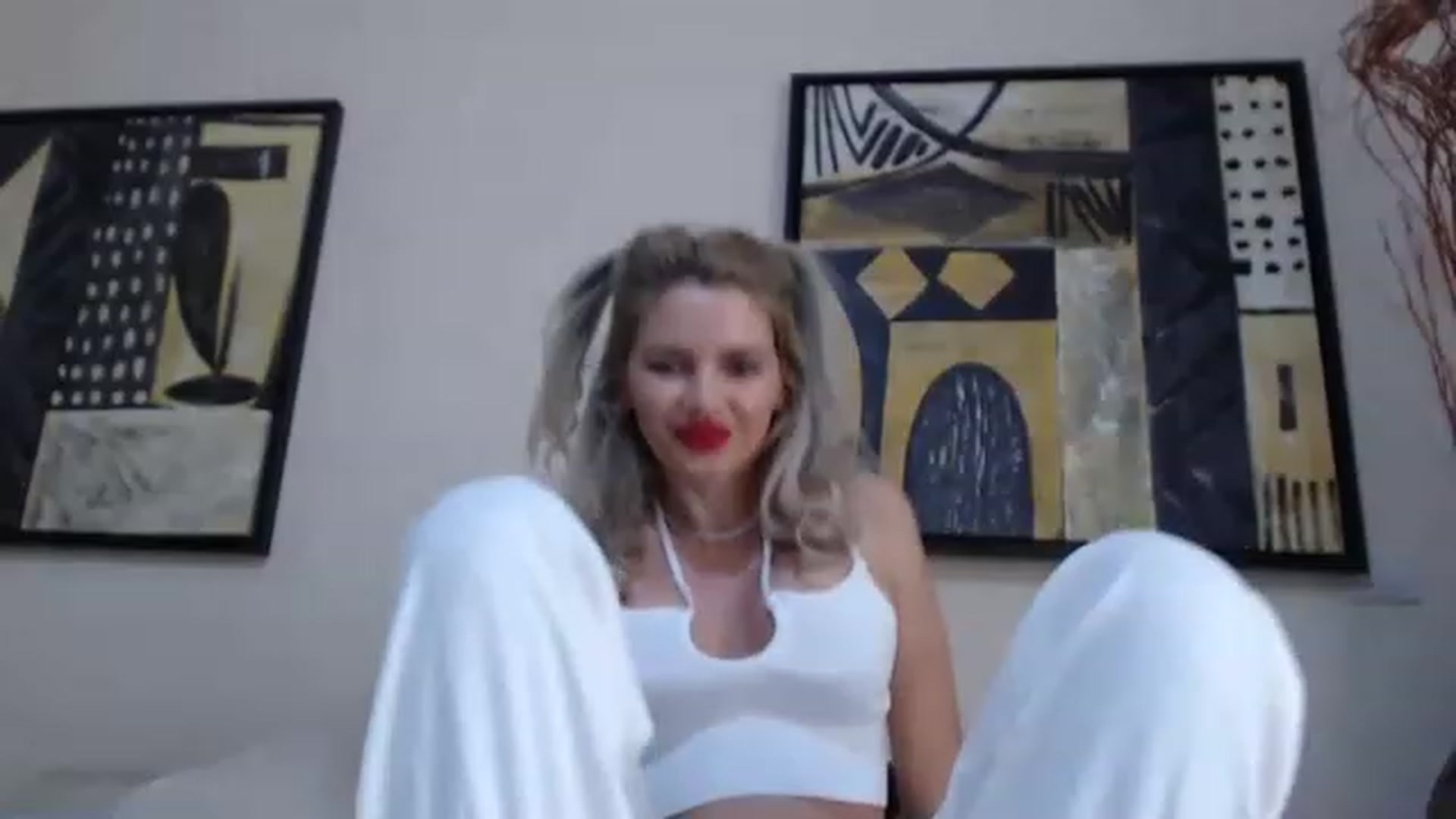 Gallery image thumbnail from Dulcineaa's myfreecams stream on, 05/20/2023, 14:54 image 15 of 20