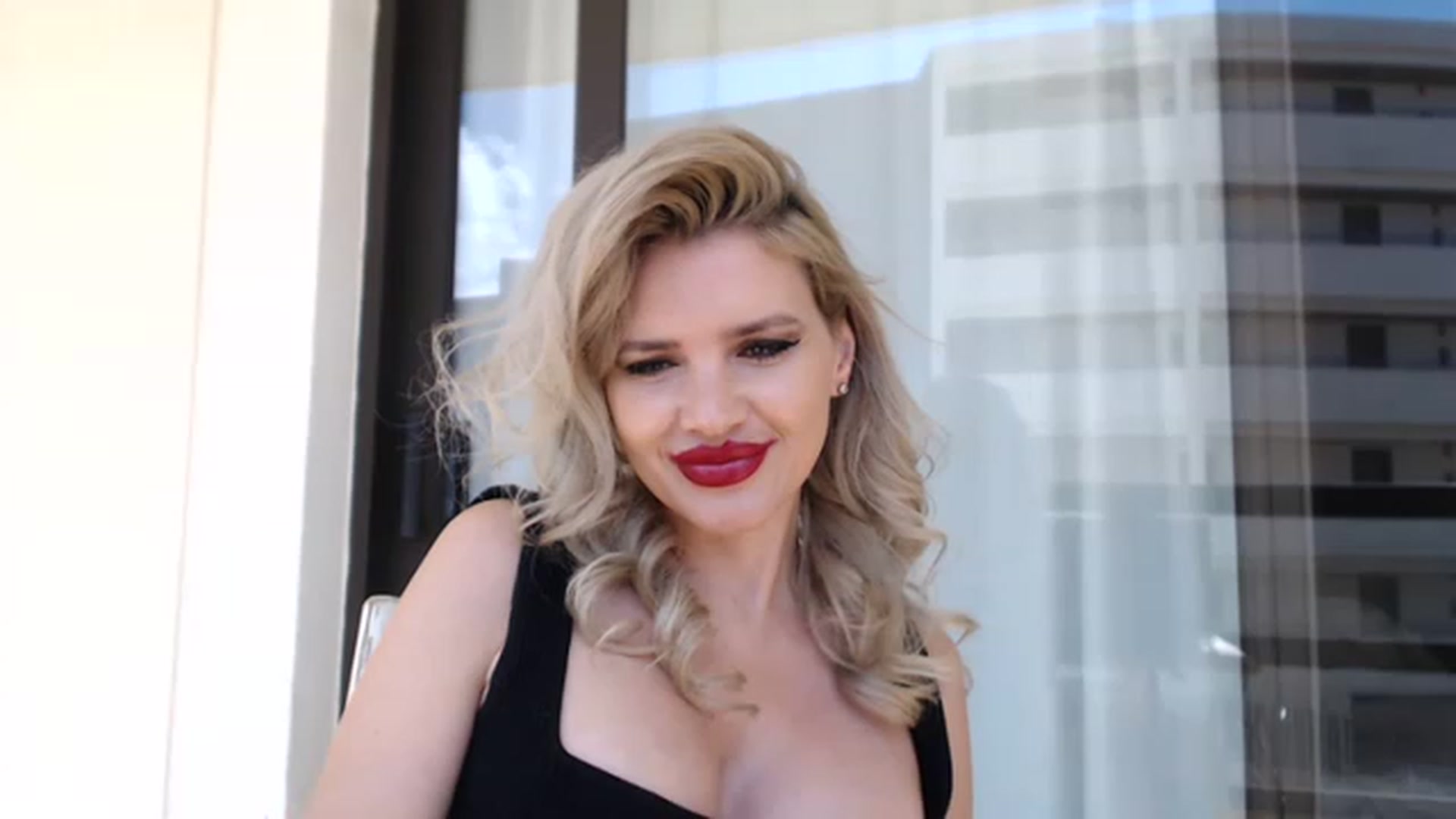 Gallery image thumbnail from Dulcineaa's myfreecams stream on, 05/27/2023, 16:16 image 12 of 20