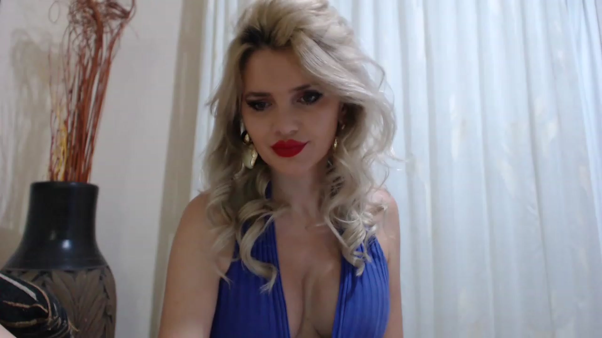 Gallery image thumbnail from Dulcineaa's myfreecams stream on, 06/02/2023, 22:58 image 1 of 20
