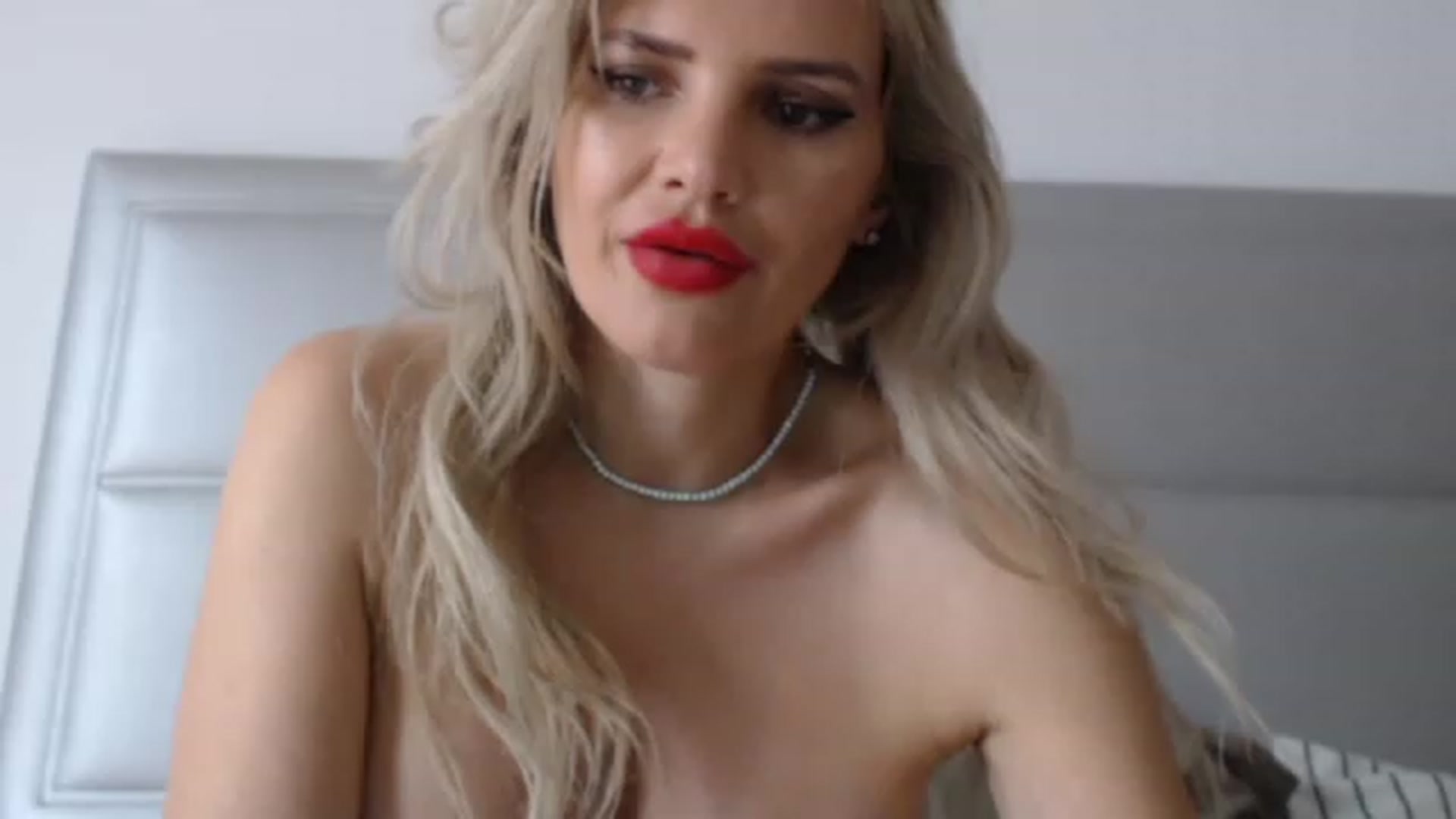 Gallery image thumbnail from Dulcineaa's myfreecams stream on, 06/09/2023, 15:50 image 19 of 20