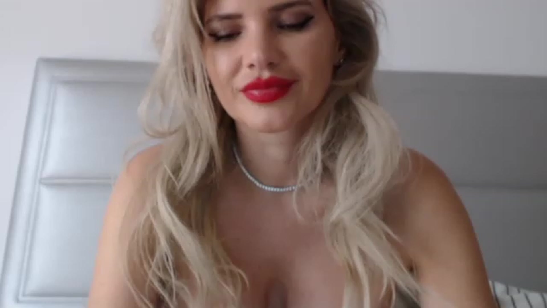 Gallery image thumbnail from Dulcineaa's myfreecams stream on, 06/09/2023, 15:50 image 10 of 20