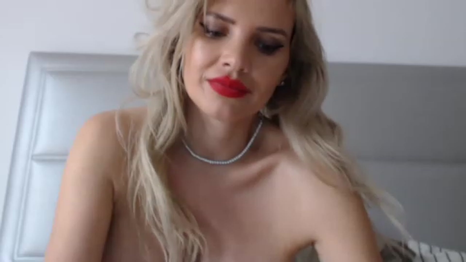 Gallery image thumbnail from Dulcineaa's myfreecams stream on, 06/09/2023, 15:50 image 18 of 20