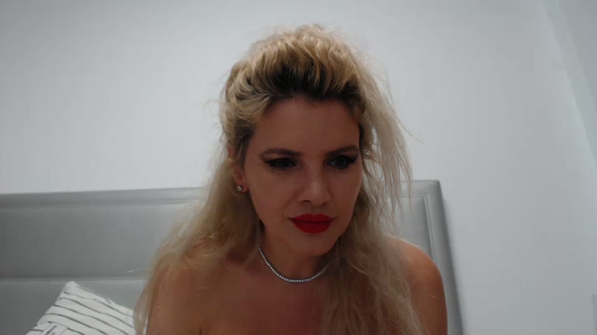 Gallery image thumbnail from Dulcineaa's myfreecams stream on, 06/15/2023, 21:35 image 11 of 20