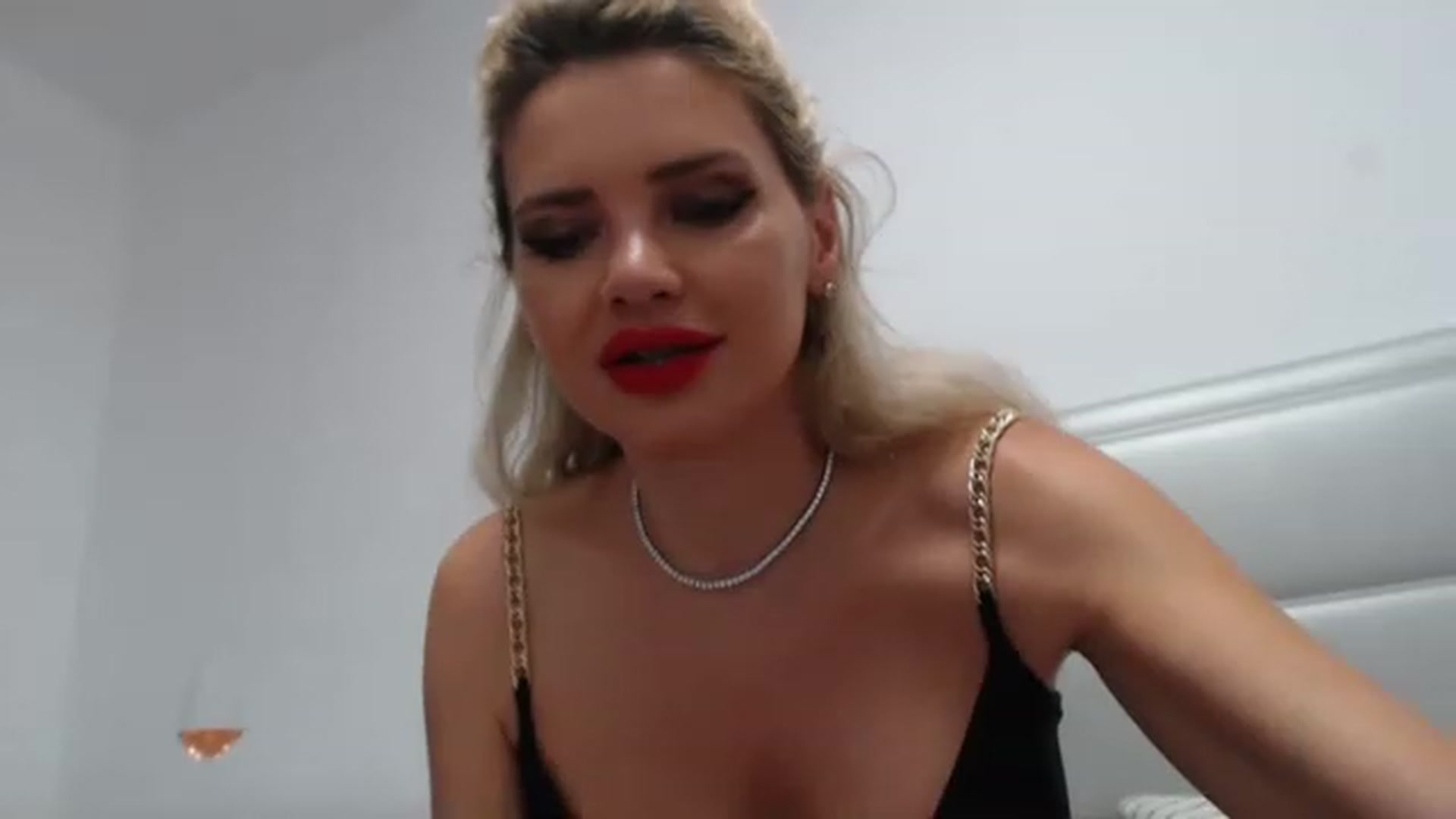 Gallery image thumbnail from Dulcineaa's myfreecams stream on, 06/20/2023, 22:16 image 12 of 20