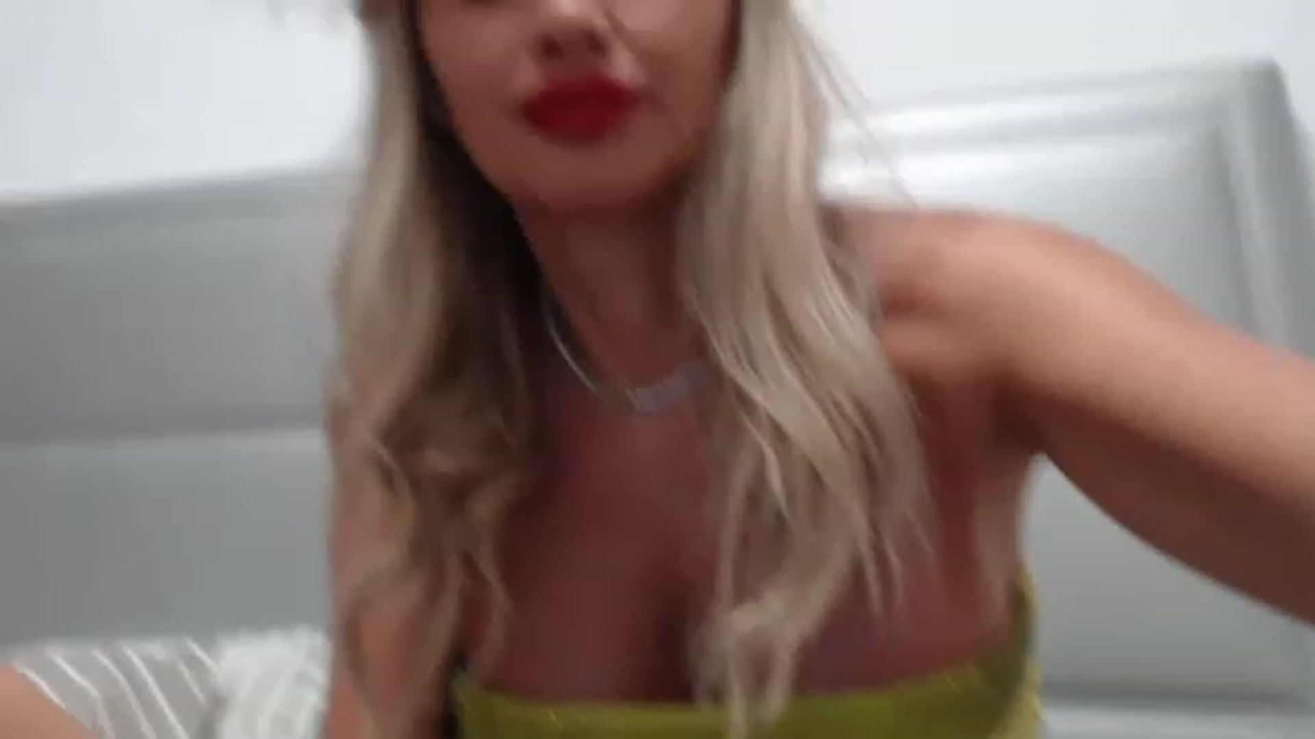 Gallery image thumbnail from Dulcineaa's myfreecams stream on, 06/26/2023, 22:06 image 2 of 20