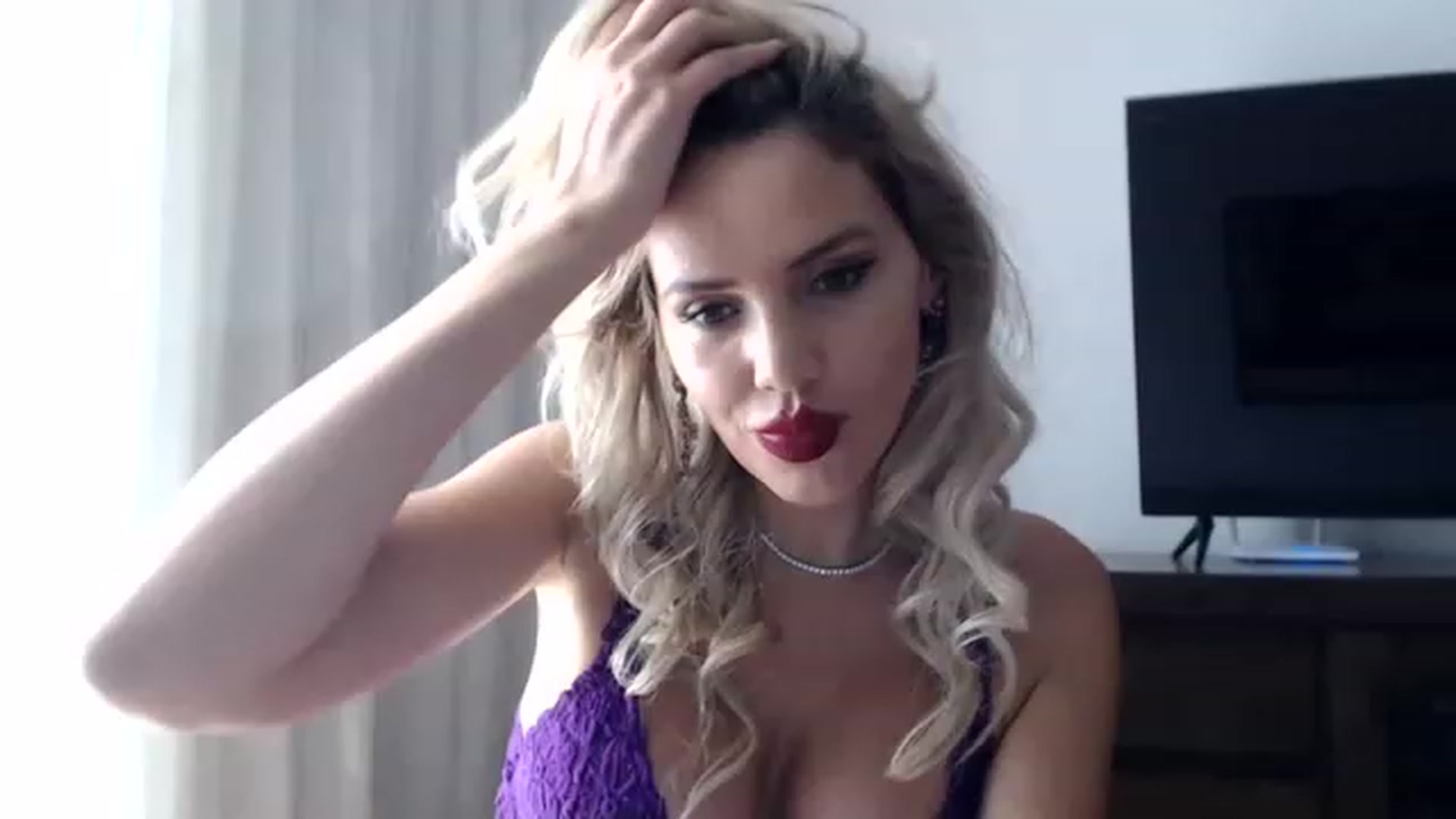 Gallery image thumbnail from Dulcineaa's myfreecams stream on, 07/08/2023, 16:09 image 10 of 20