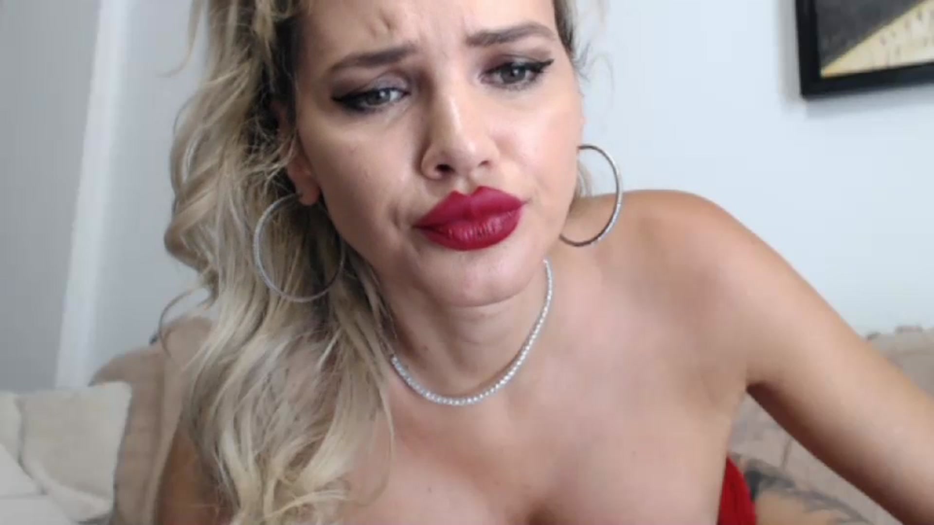 Gallery image thumbnail from Dulcineaa's myfreecams stream on, 07/09/2023, 14:39 image 16 of 20
