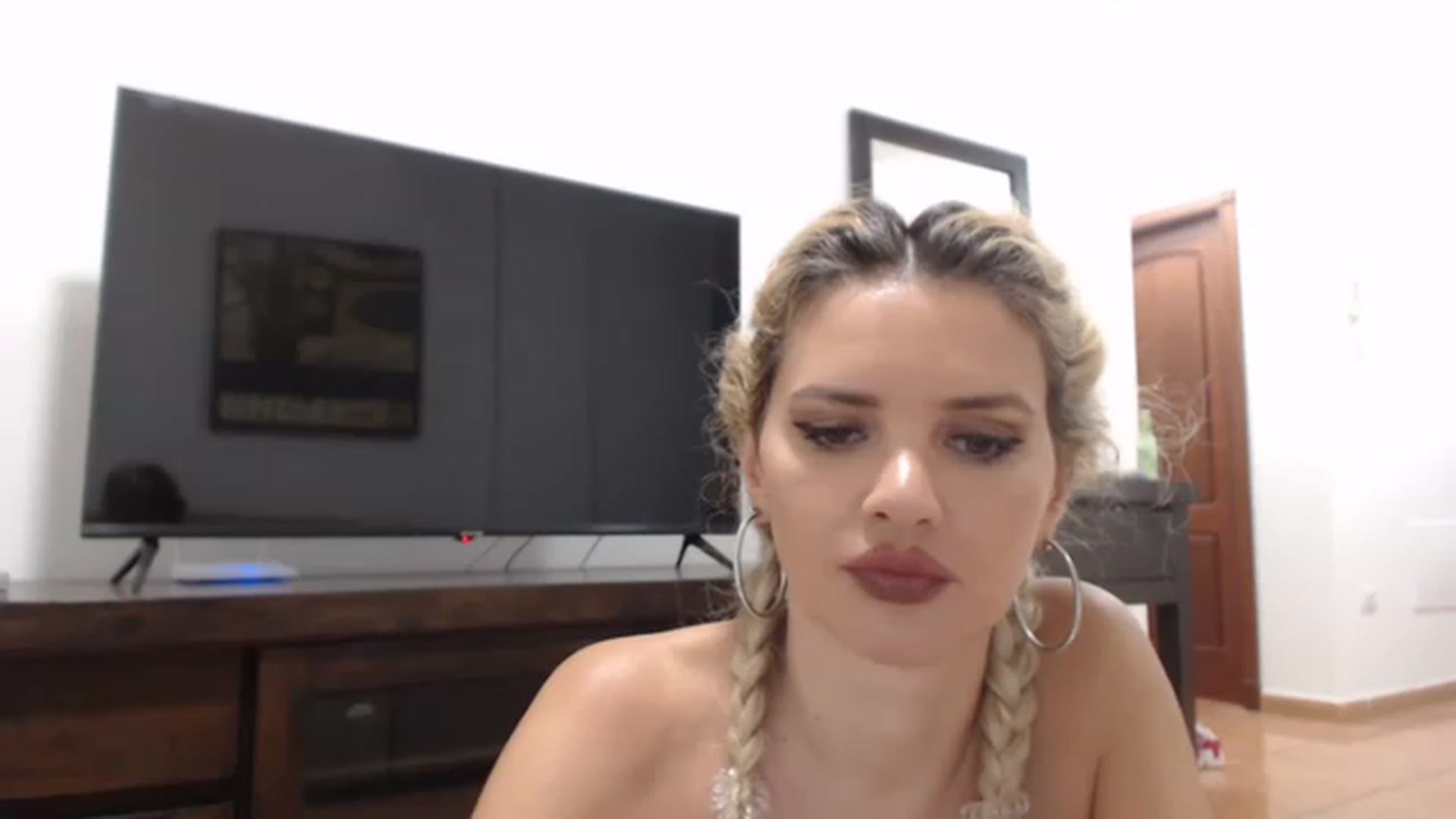 Gallery image thumbnail from Dulcineaa's myfreecams stream on, 07/12/2023, 22:34 image 15 of 20