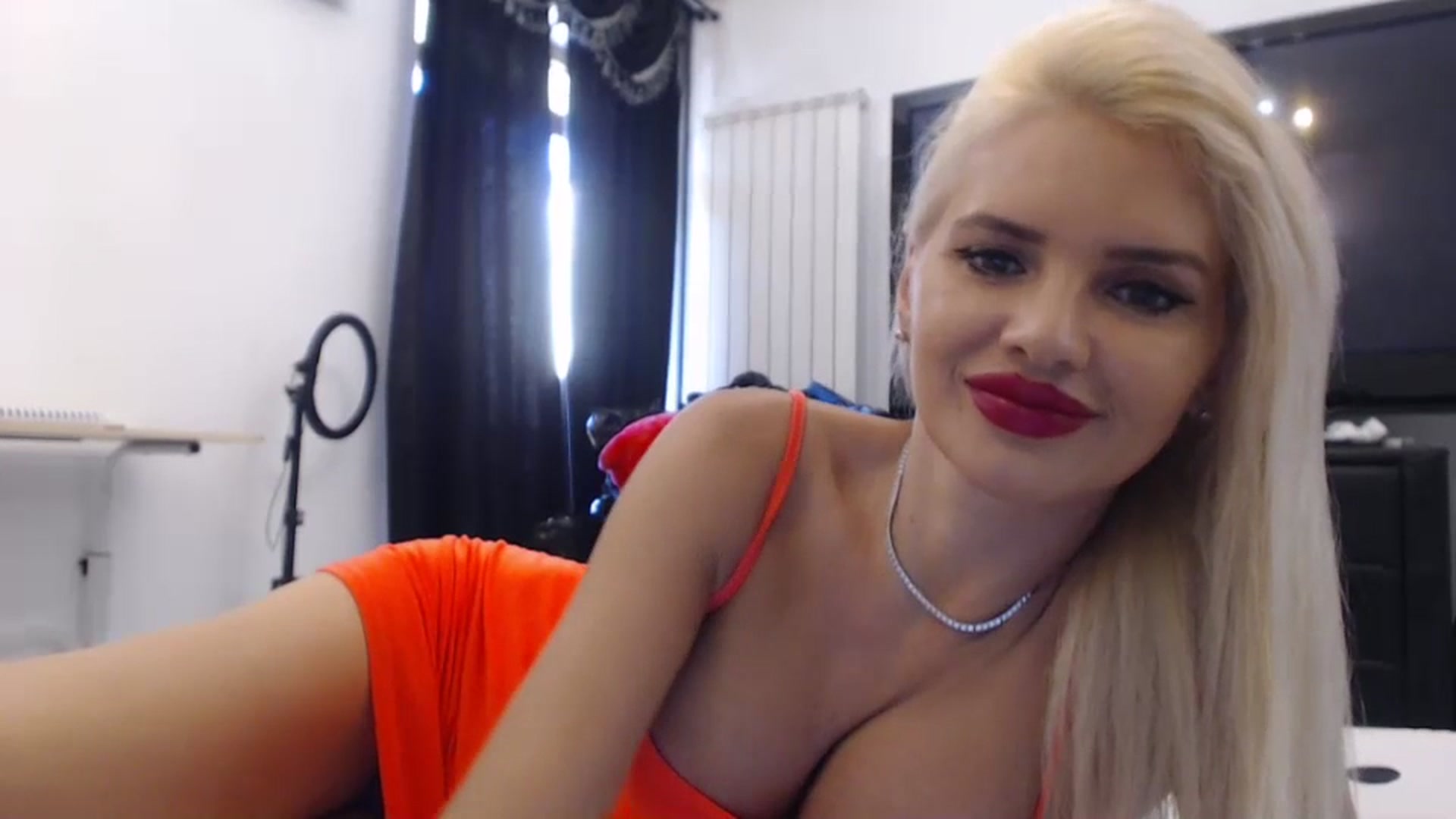 Gallery image thumbnail from Dulcineaa's myfreecams stream on, 07/21/2023, 15:17 image 6 of 20